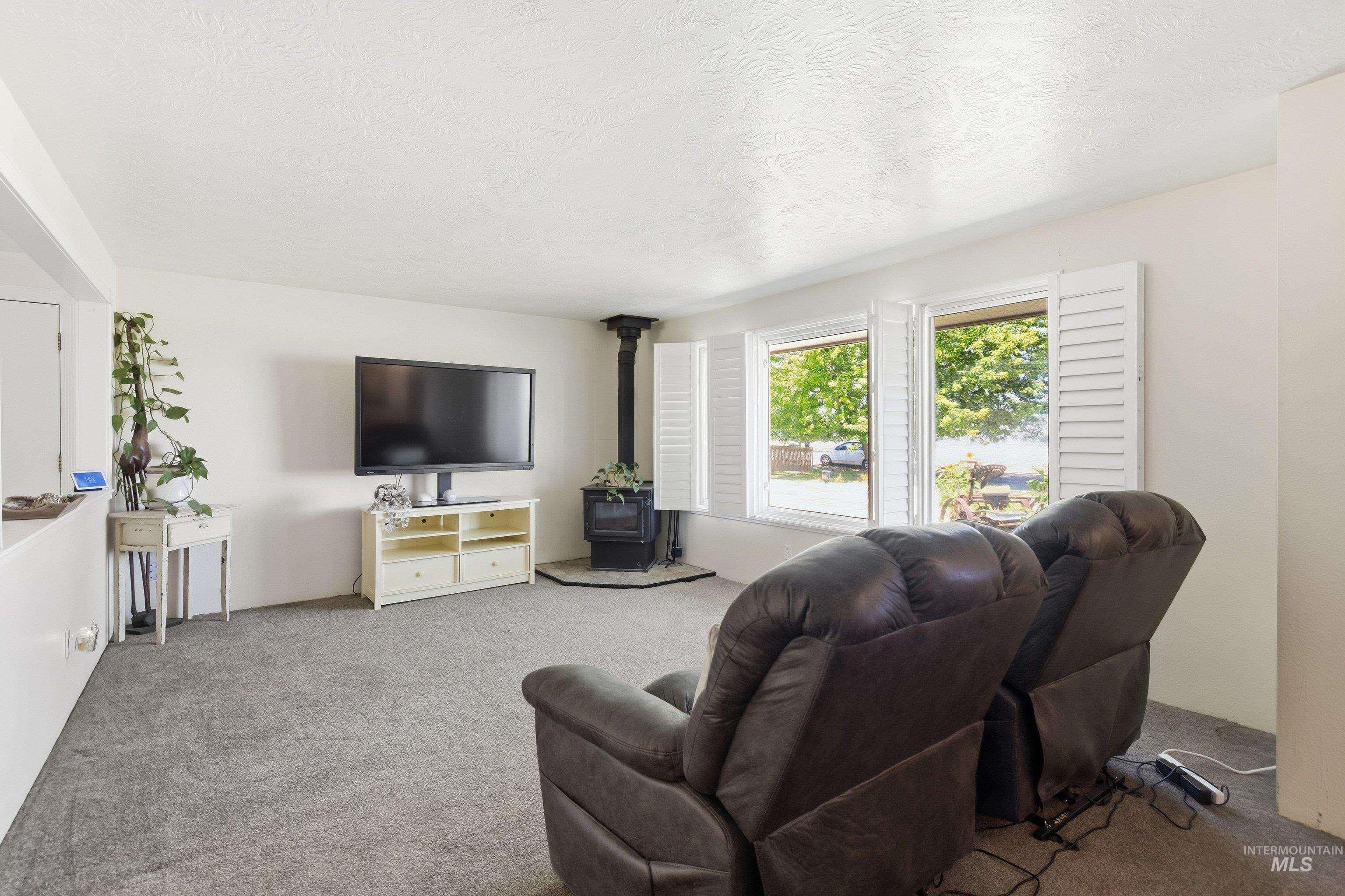 15095 David St Property Photo 9