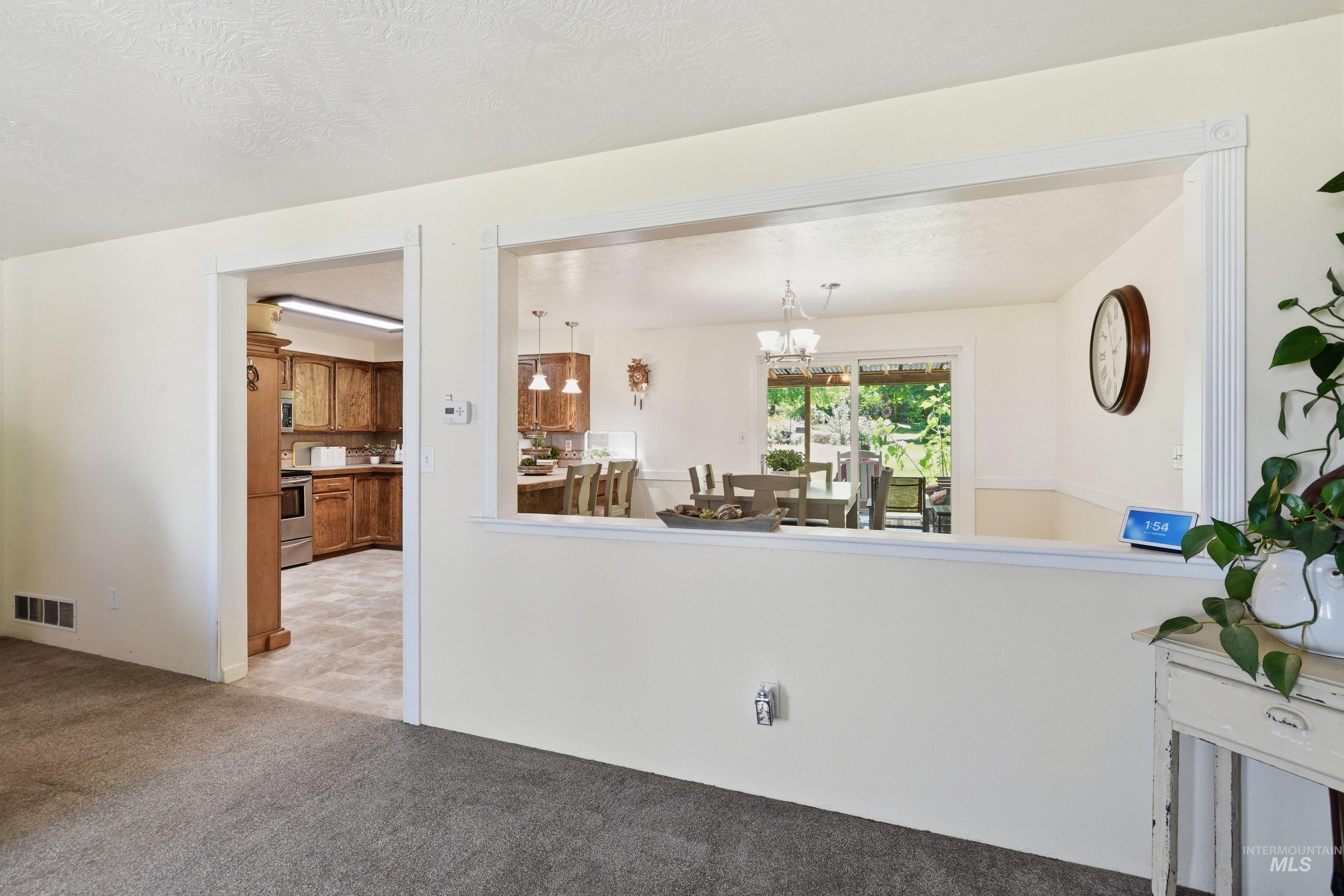 15095 David St Property Photo 11