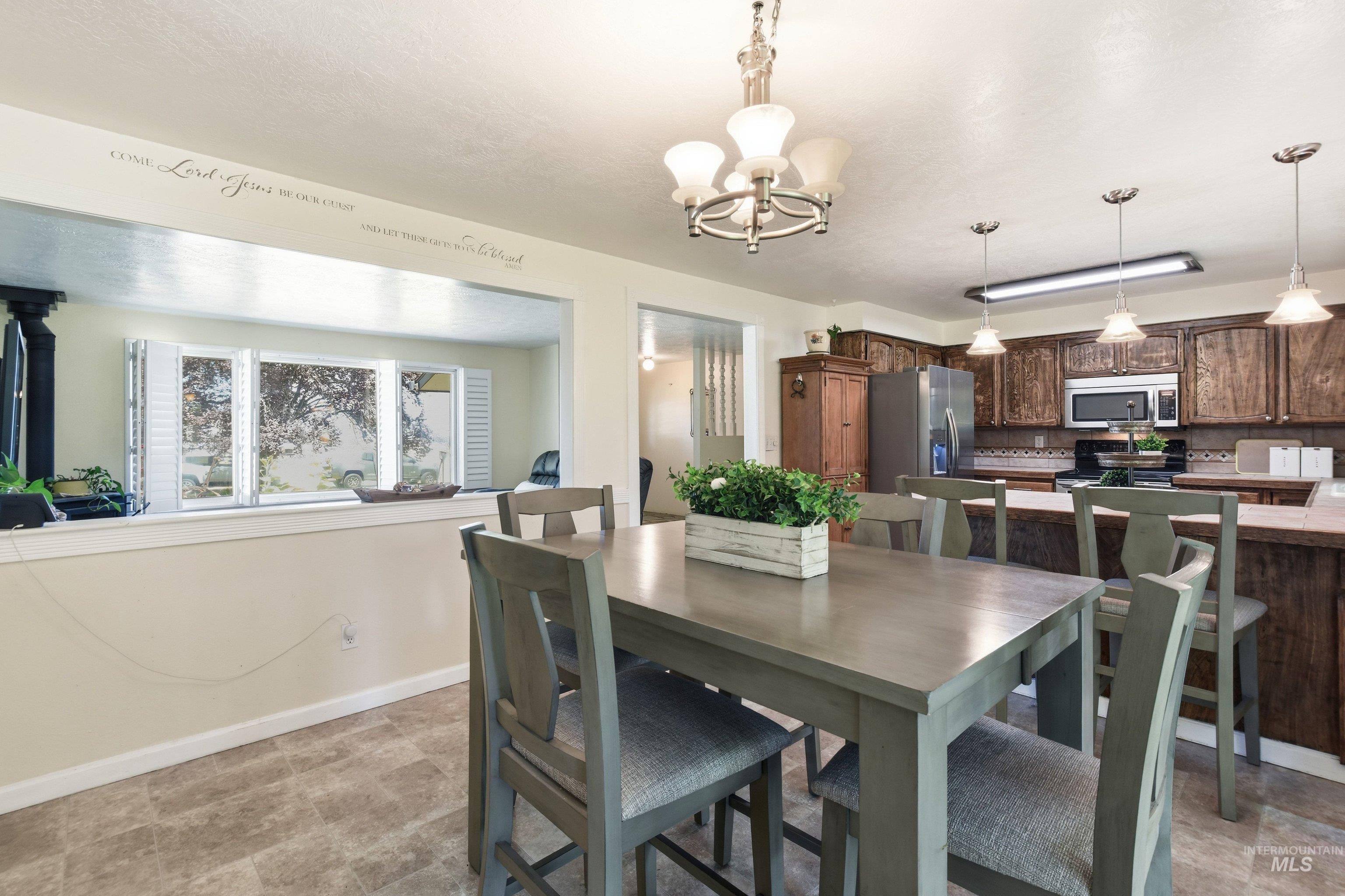 15095 David St Property Photo 12
