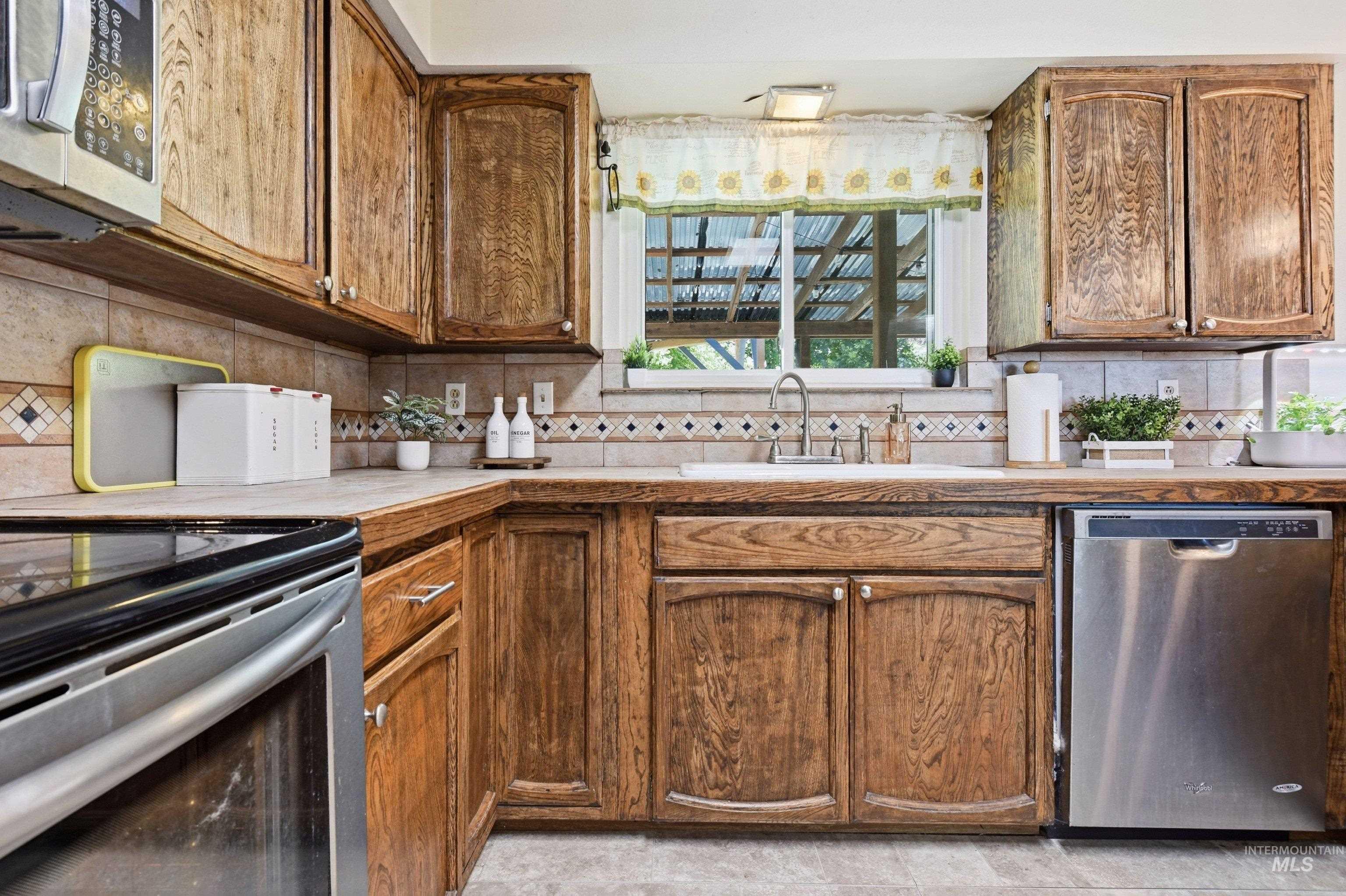 15095 David St Property Photo 16