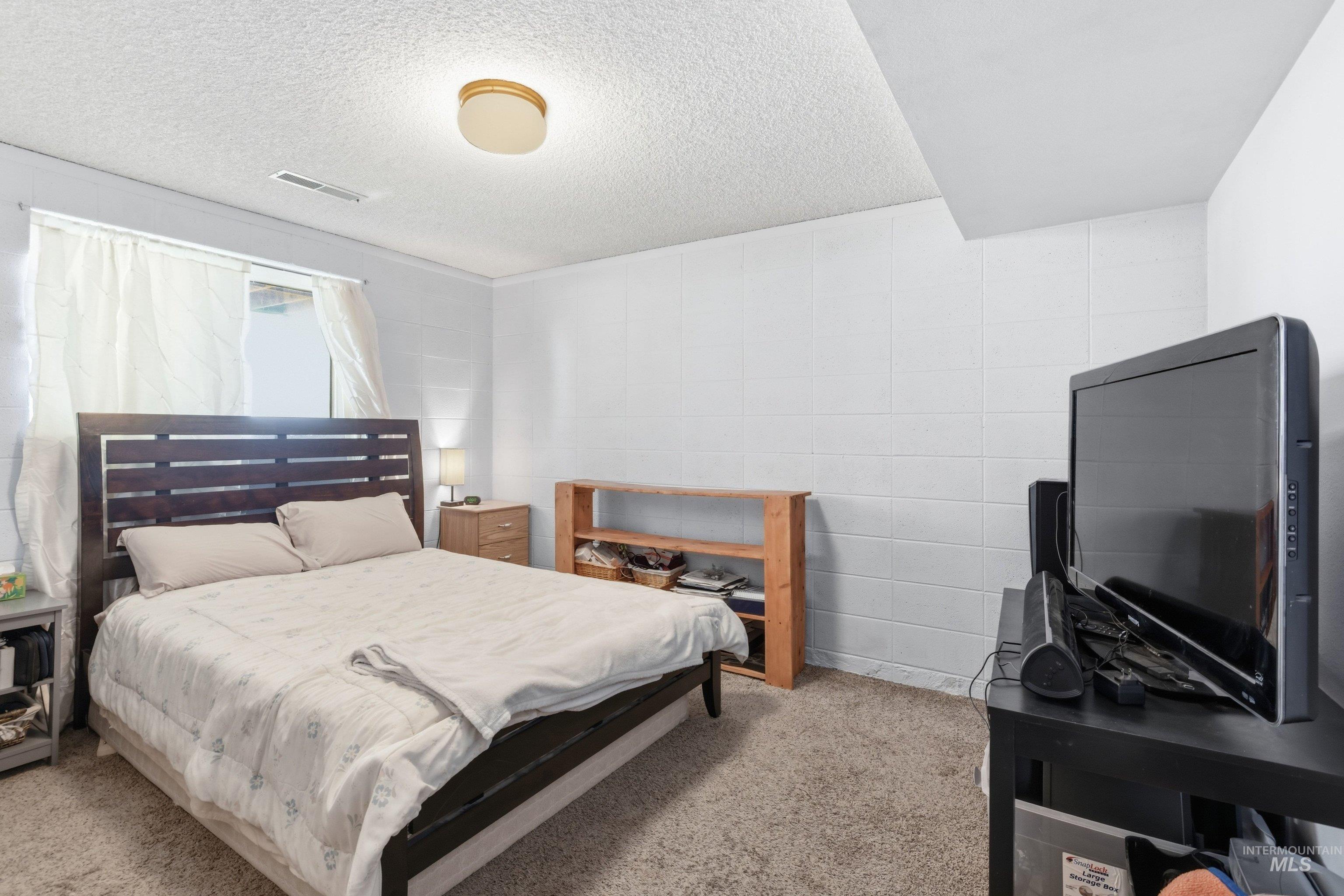 15095 David St Property Photo 17