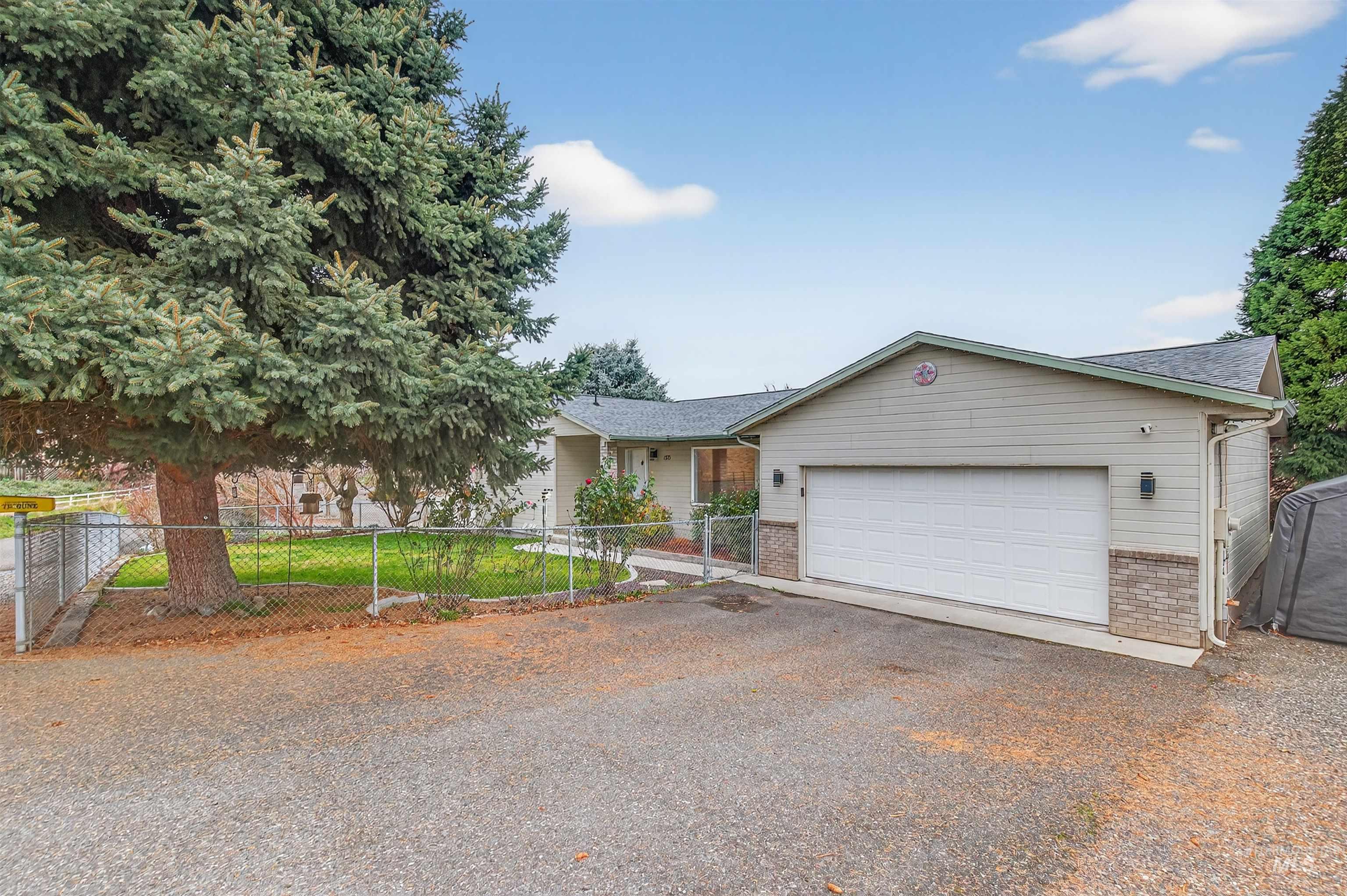 1373 Toby Lane Property Photo 2