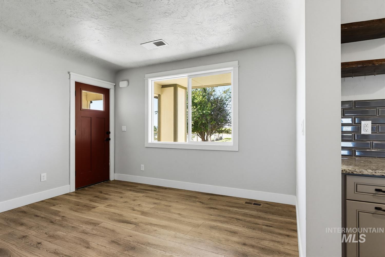 2588 Market Rd Property Photo 2
