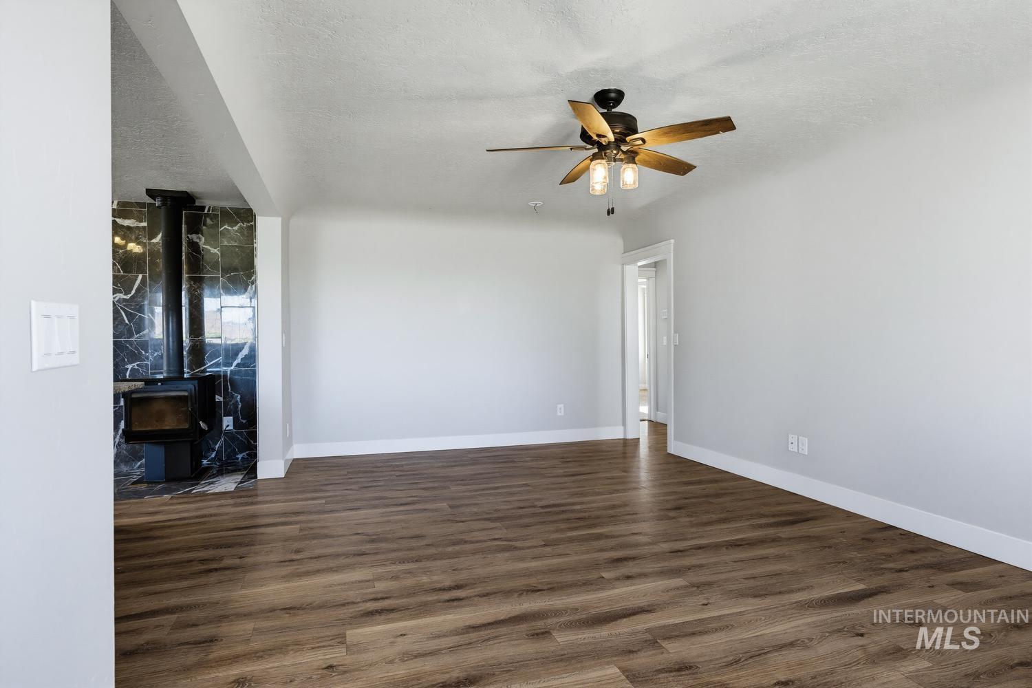 2588 Market Rd Property Photo 6
