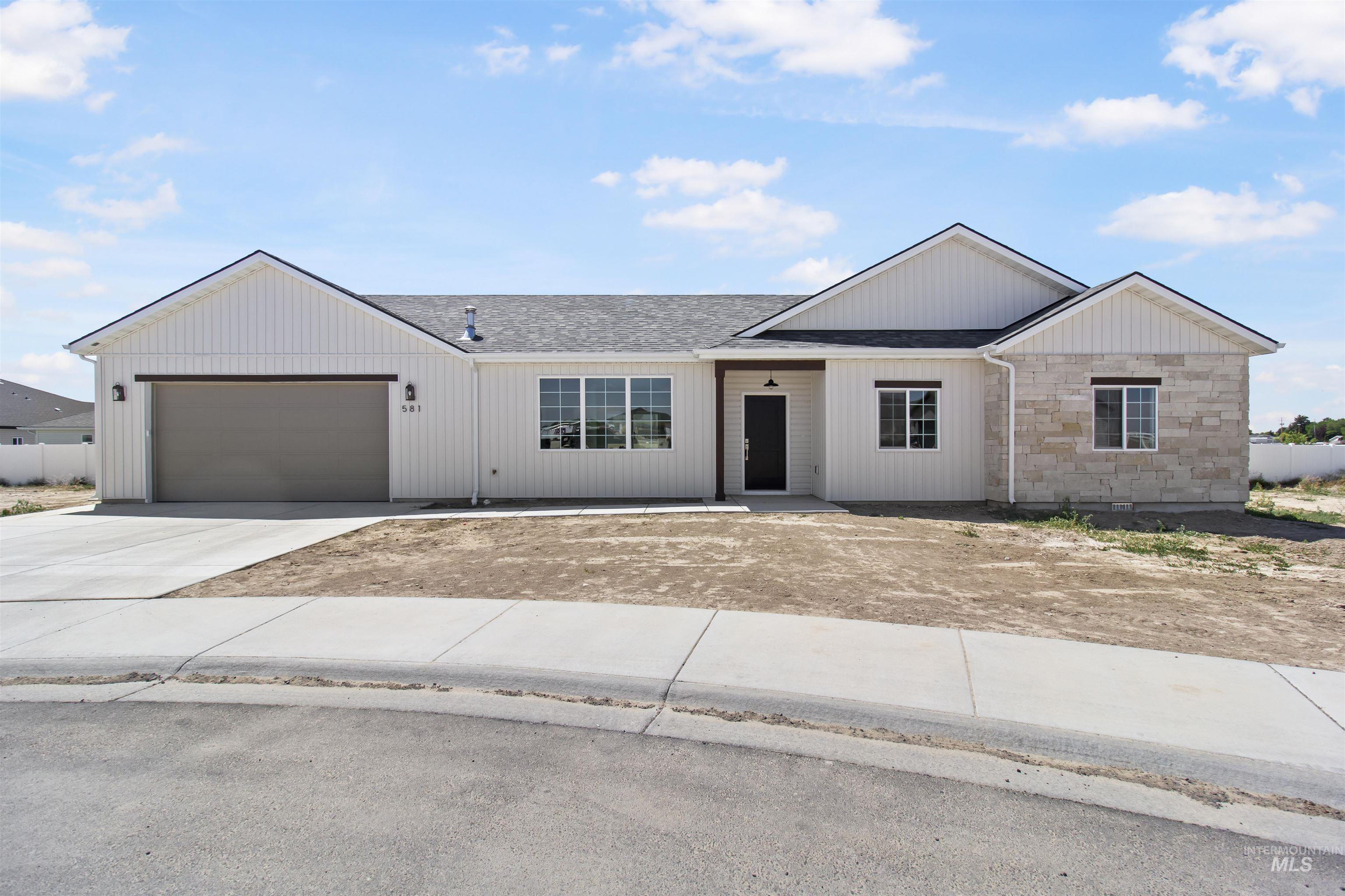 581 Gemini Ct Property Photo 1