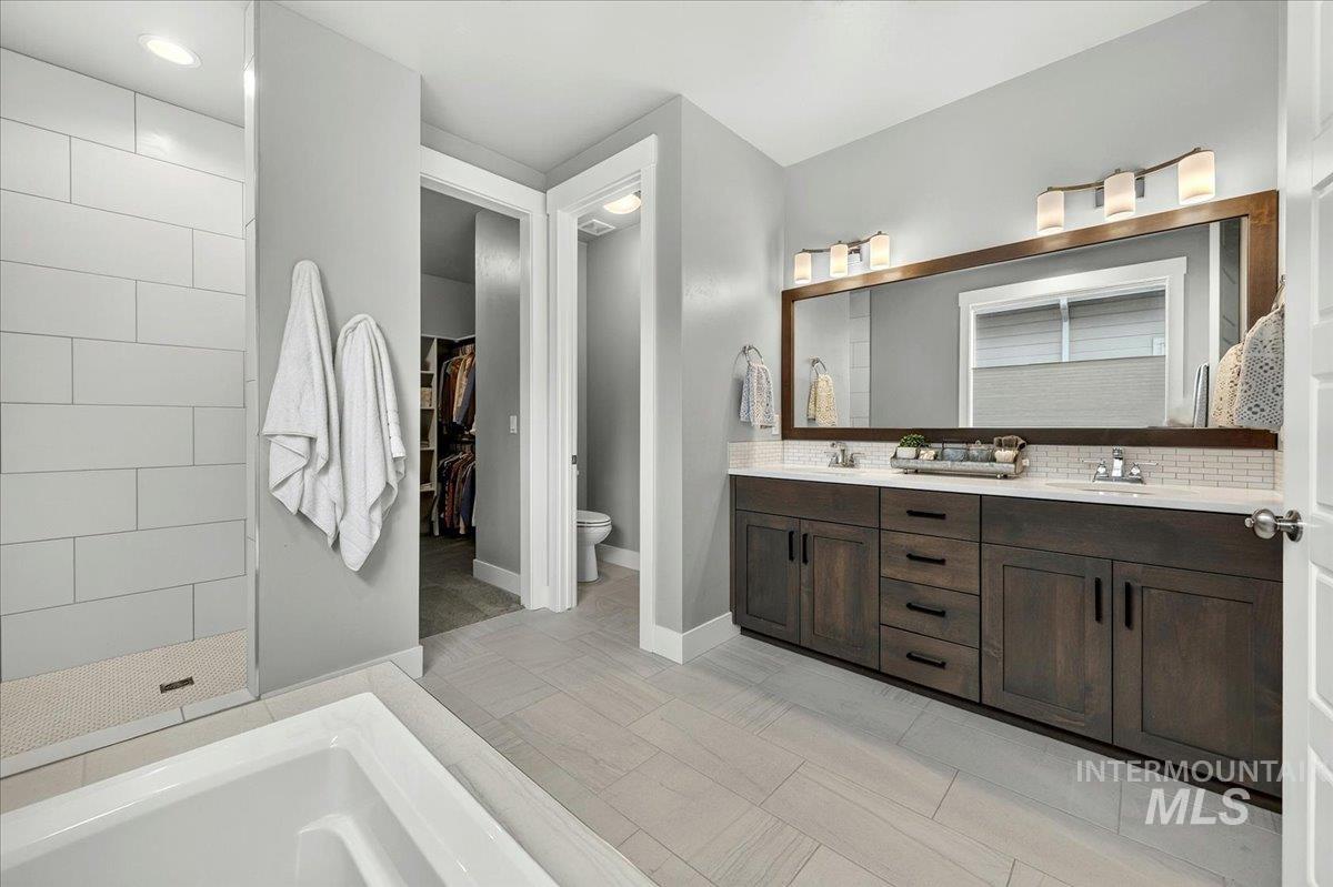 3327 E Murchison St Property Photo 26