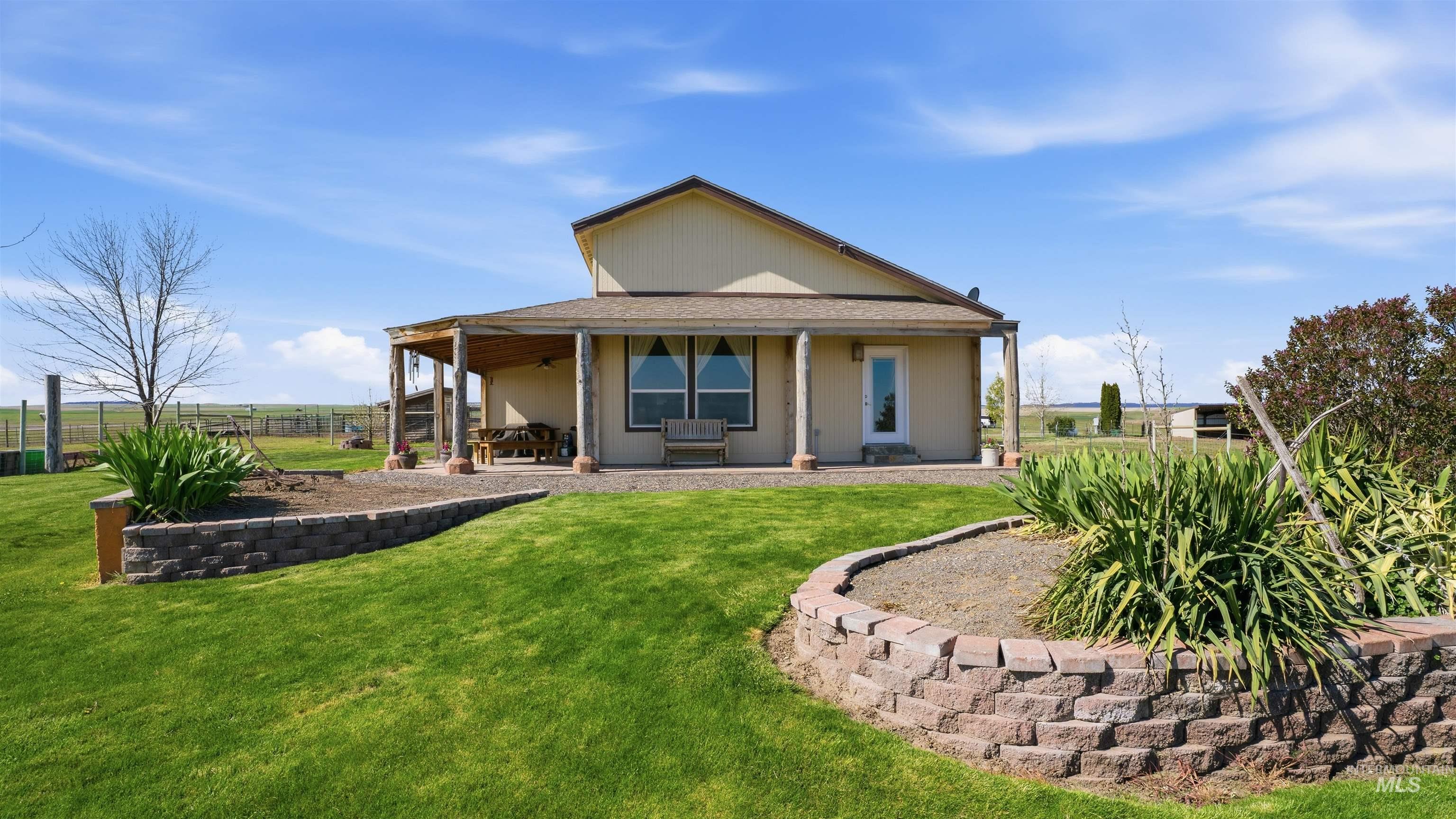 19397 Cloverland Rd. Property Photo 1