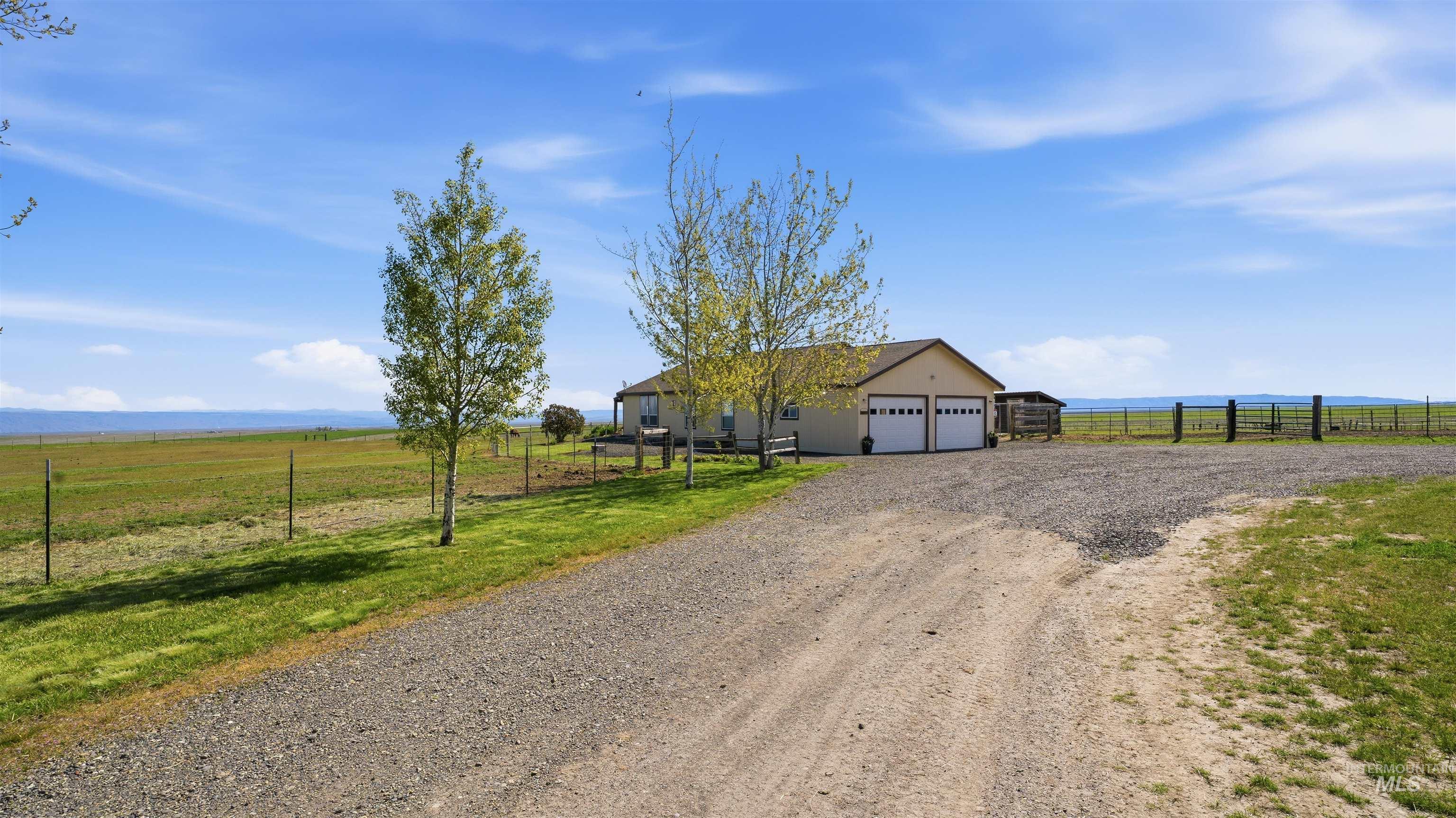 19397 Cloverland Rd. Property Photo 2