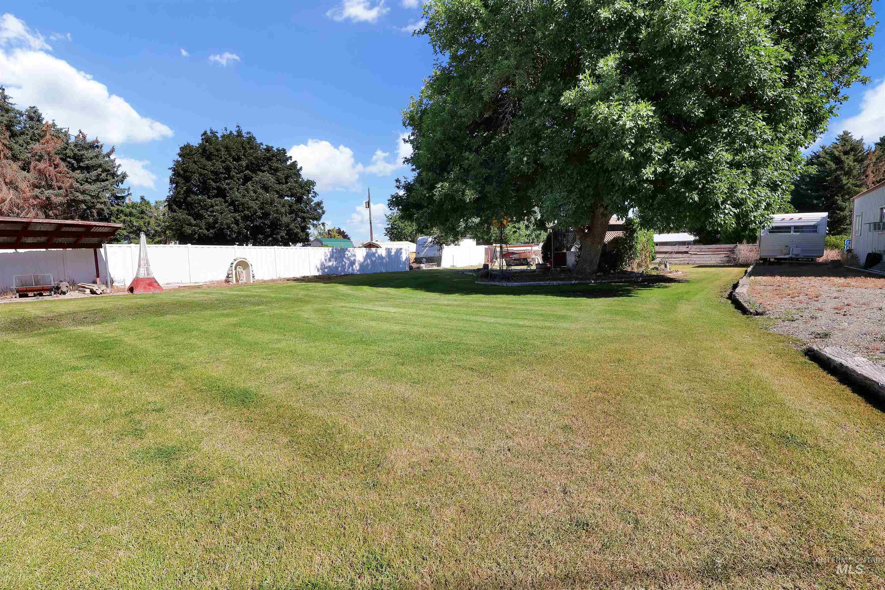 162 W Baseline Property Photo 4
