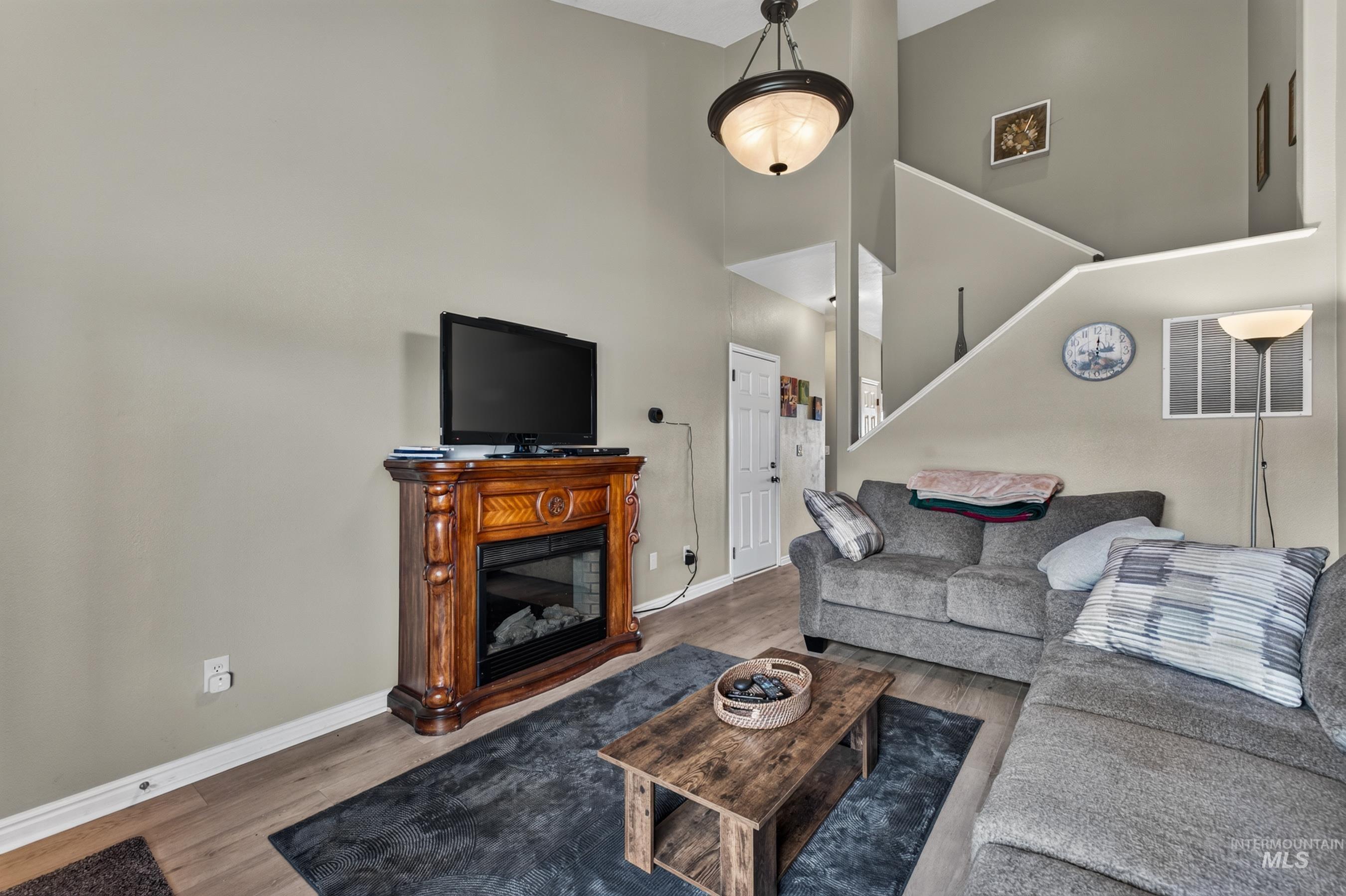 34 Mangum Circle Property Photo 4