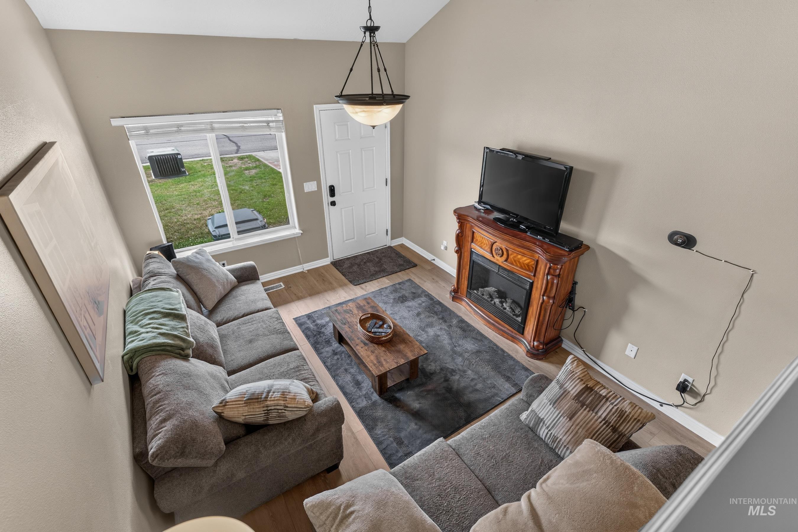 34 Mangum Circle Property Photo 6