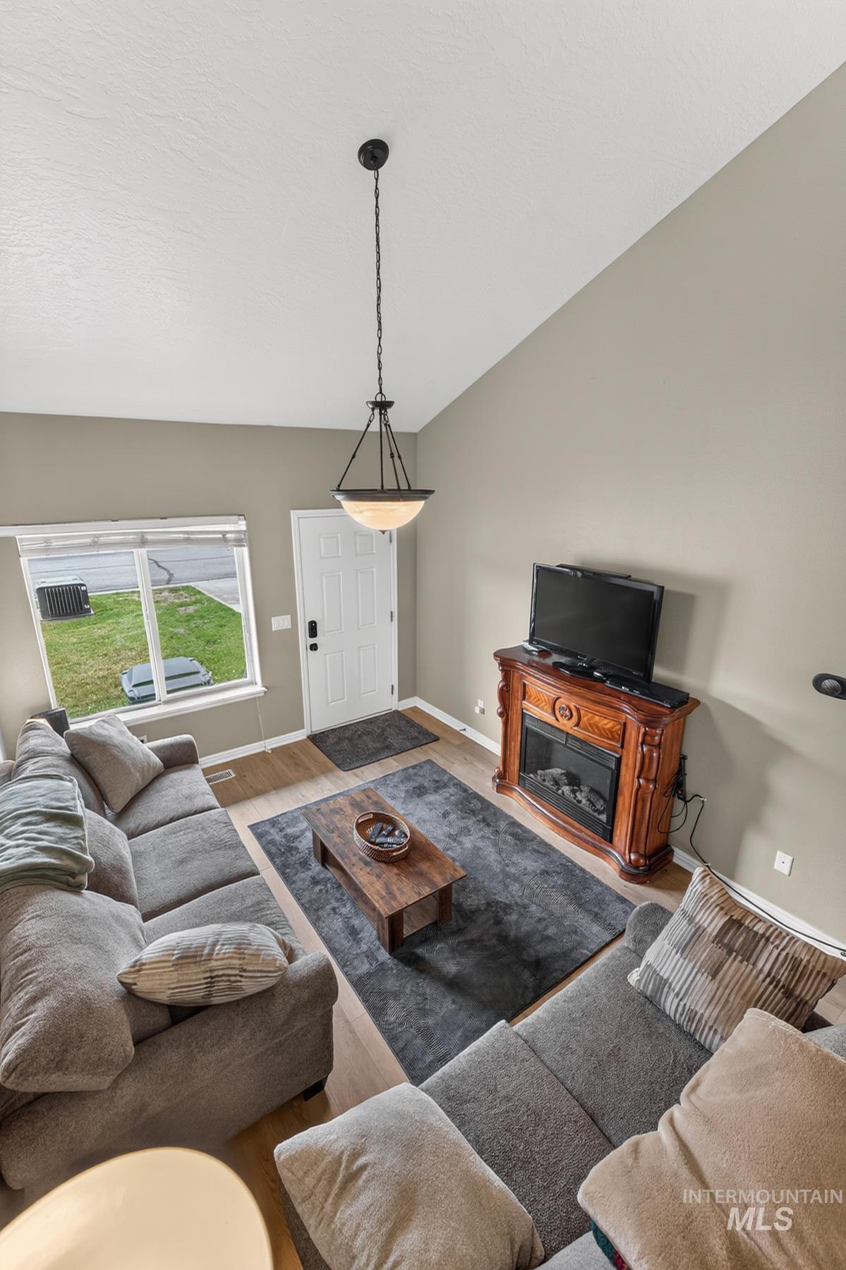 34 Mangum Circle Property Photo 8