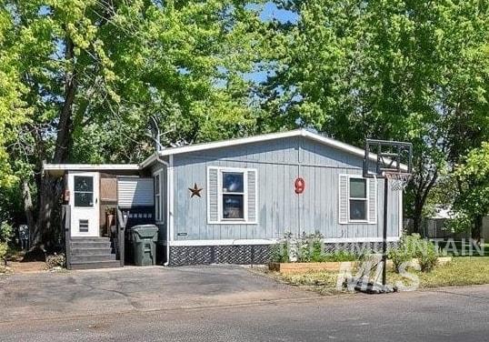 951 W Avalon Property Photo 1