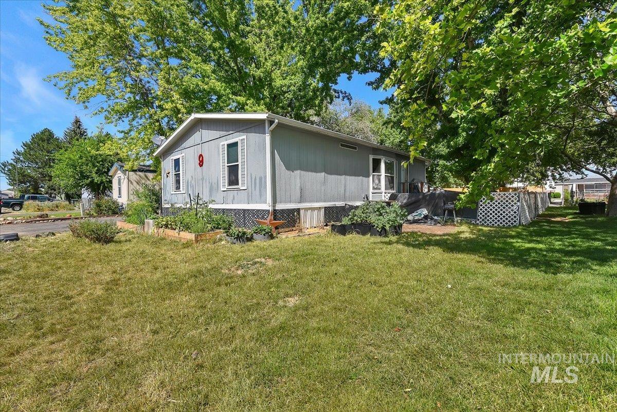 951 W Avalon Property Photo 2
