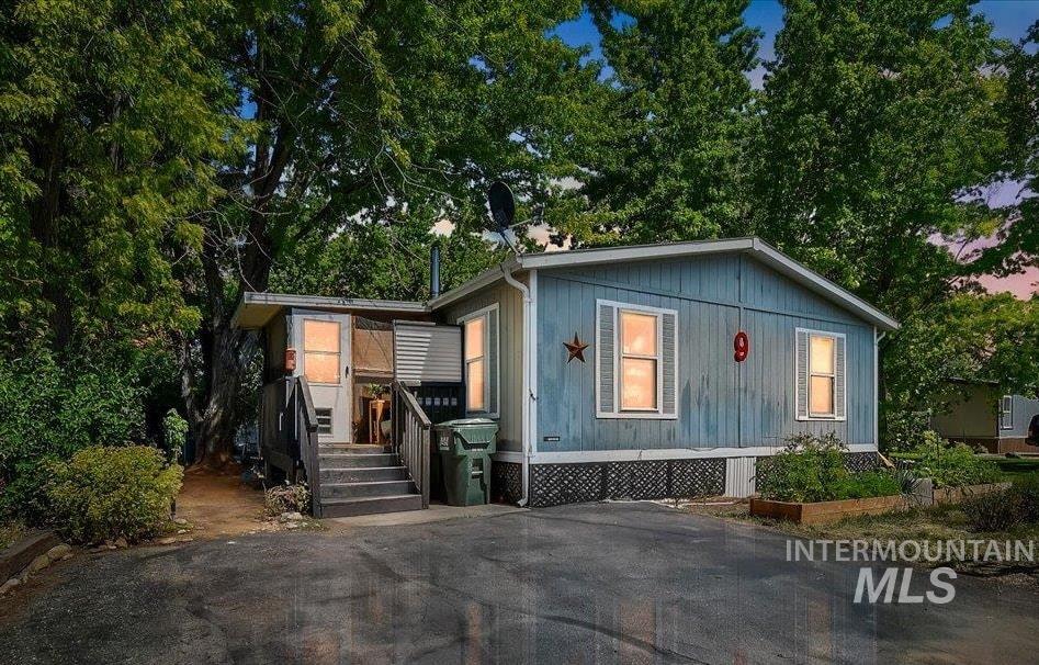951 W Avalon Property Photo 30