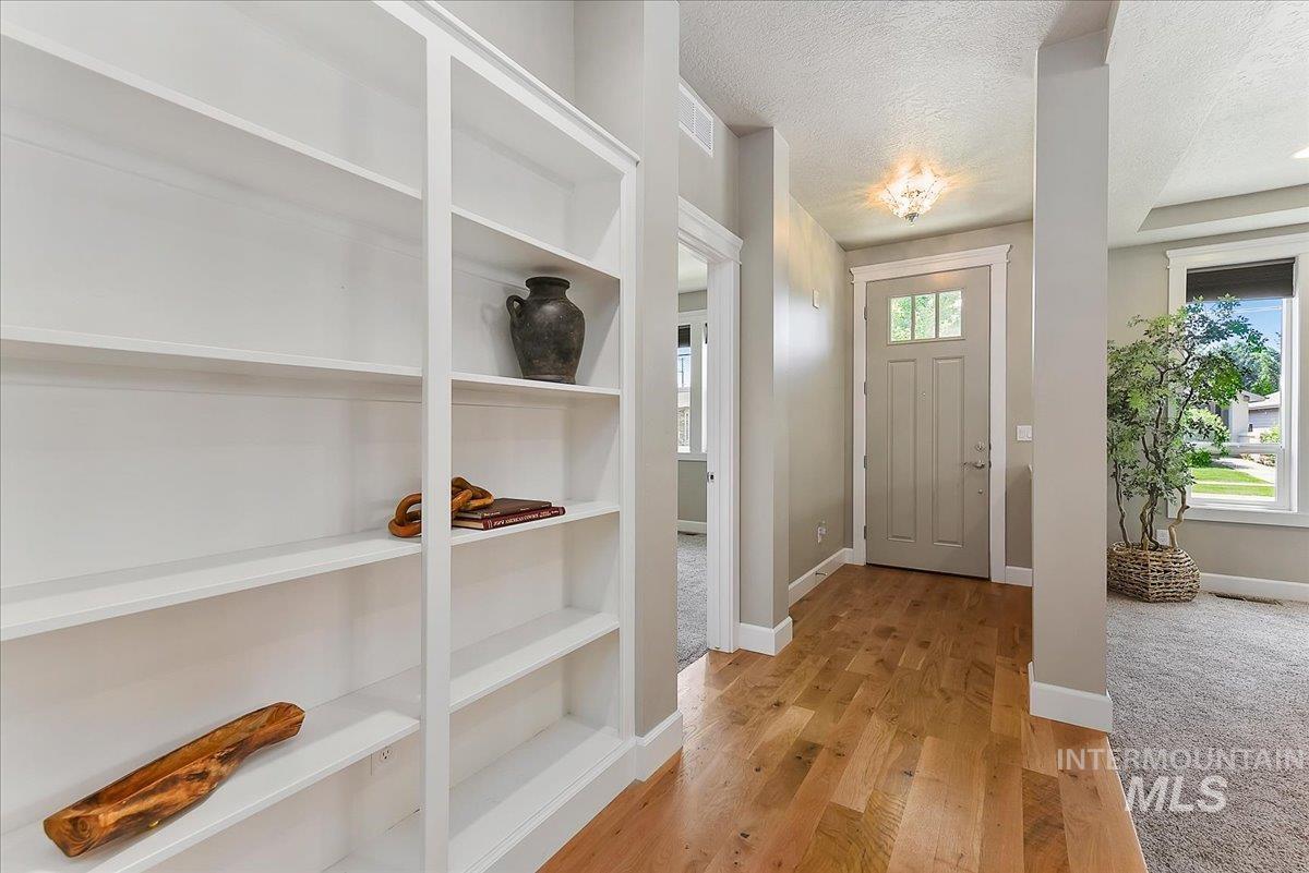 1484 E Summerplace St. Property Photo 3