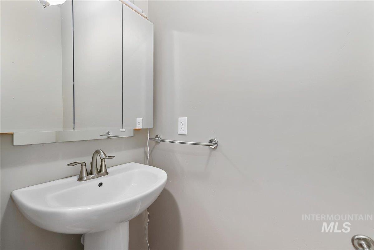 1484 E Summerplace St. Property Photo 16