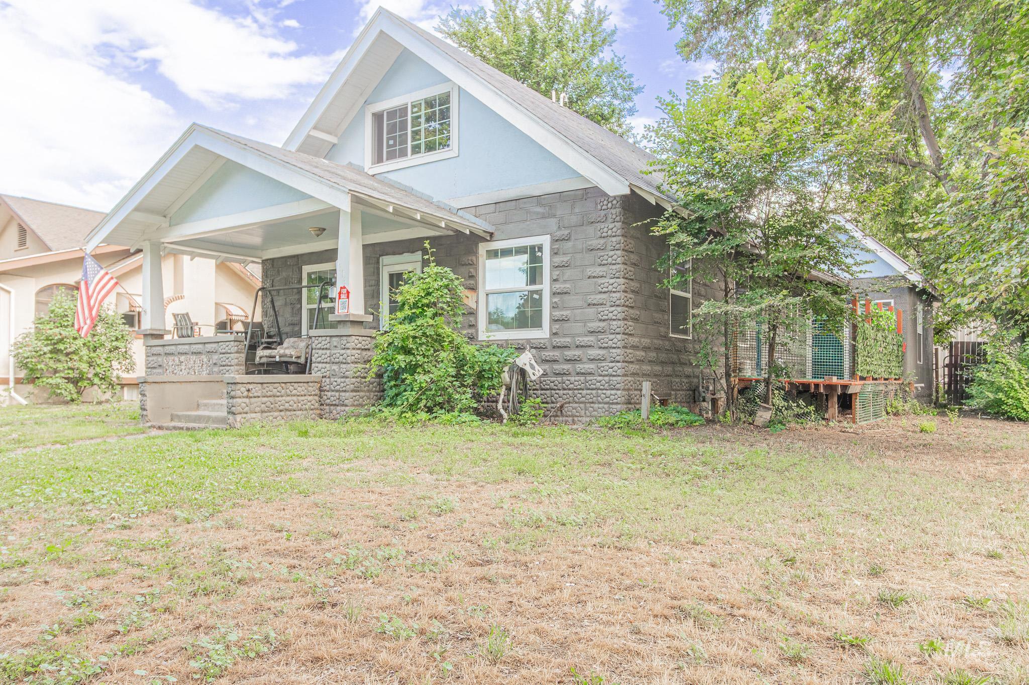 806 9th Ave. Property Photo 1
