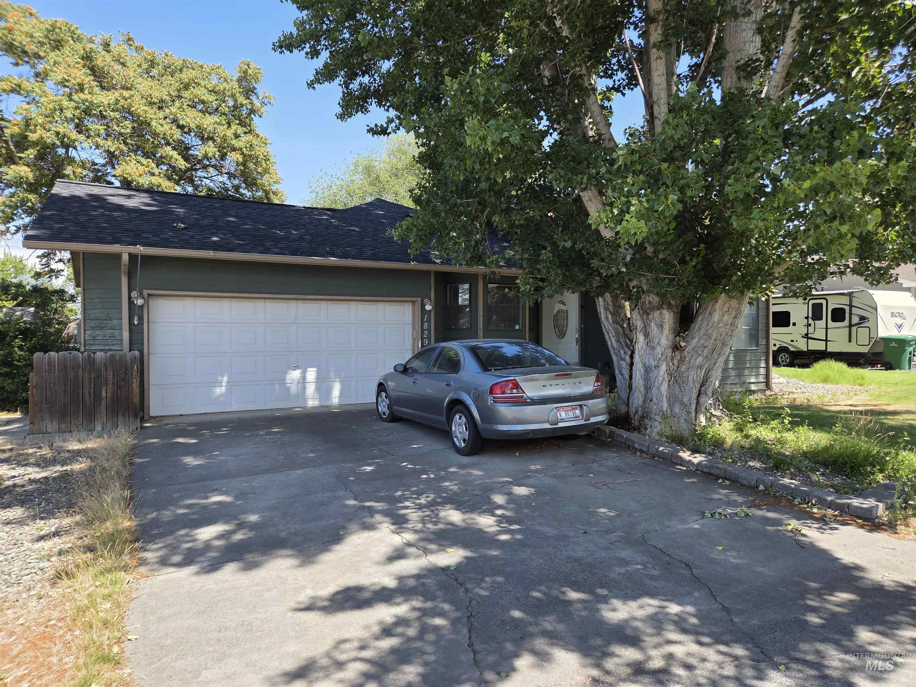 1829 Birch Avenue Property Photo 3