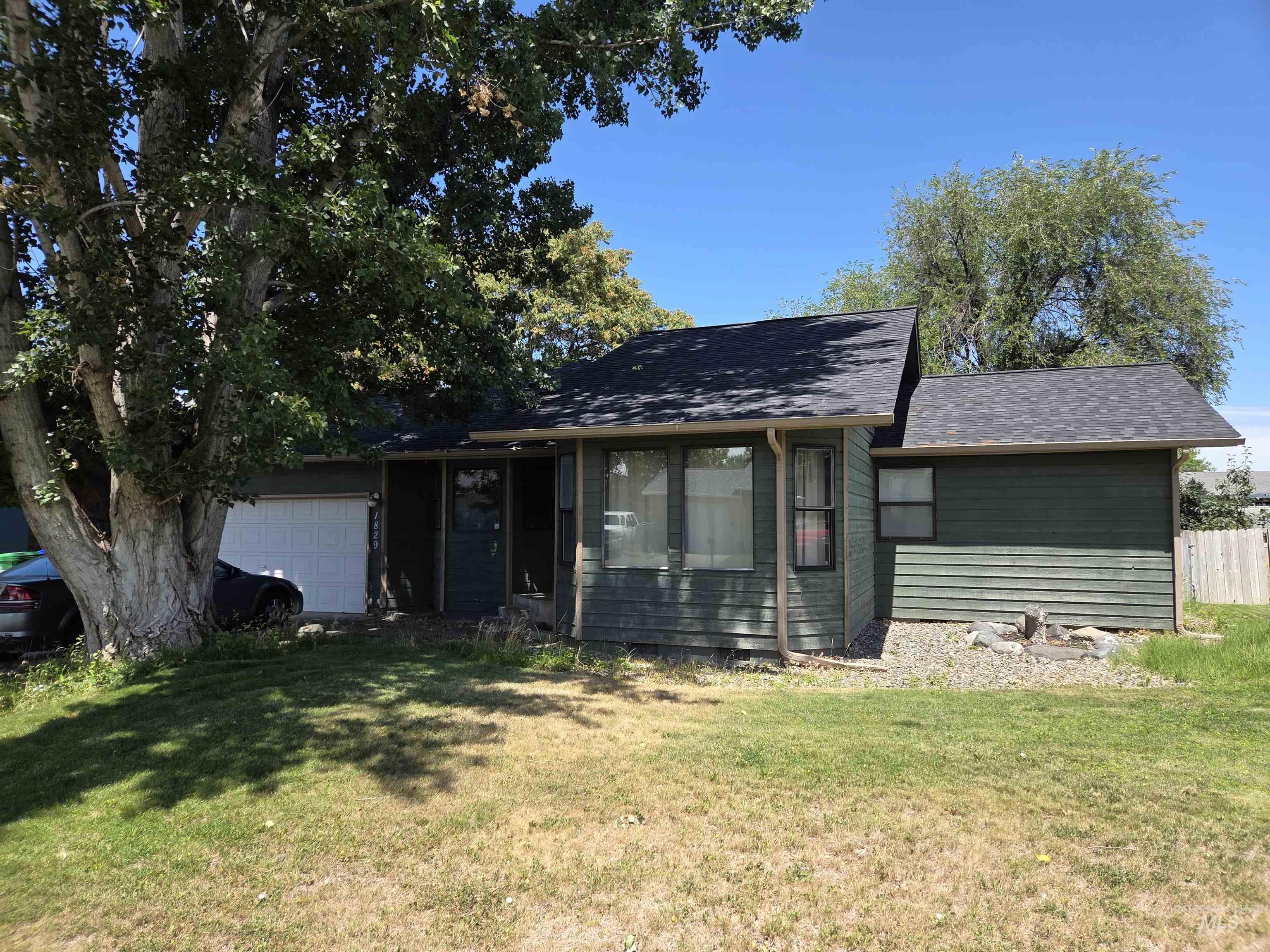 1829 Birch Avenue Property Photo 4