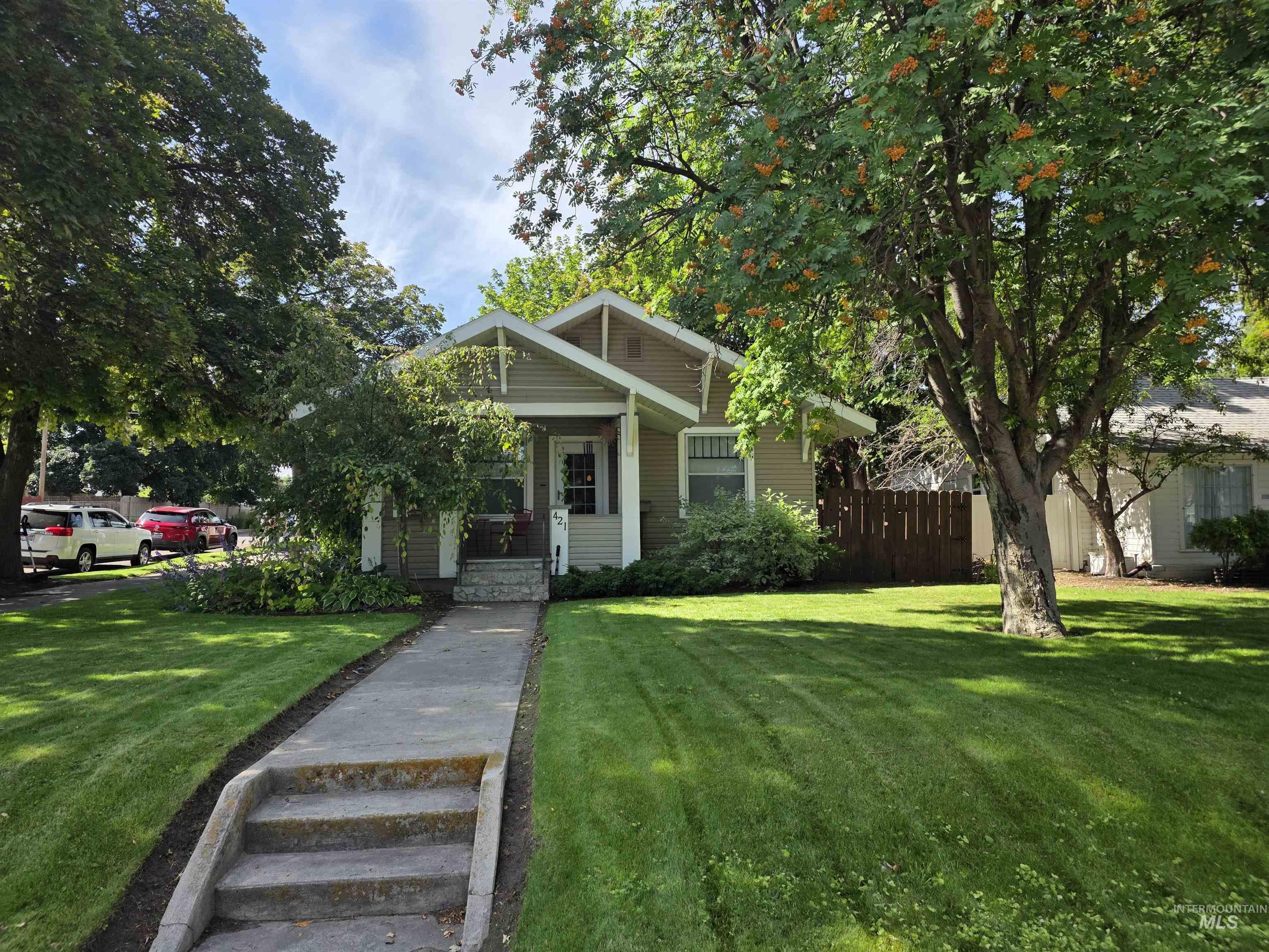 421 E Main Property Photo 1