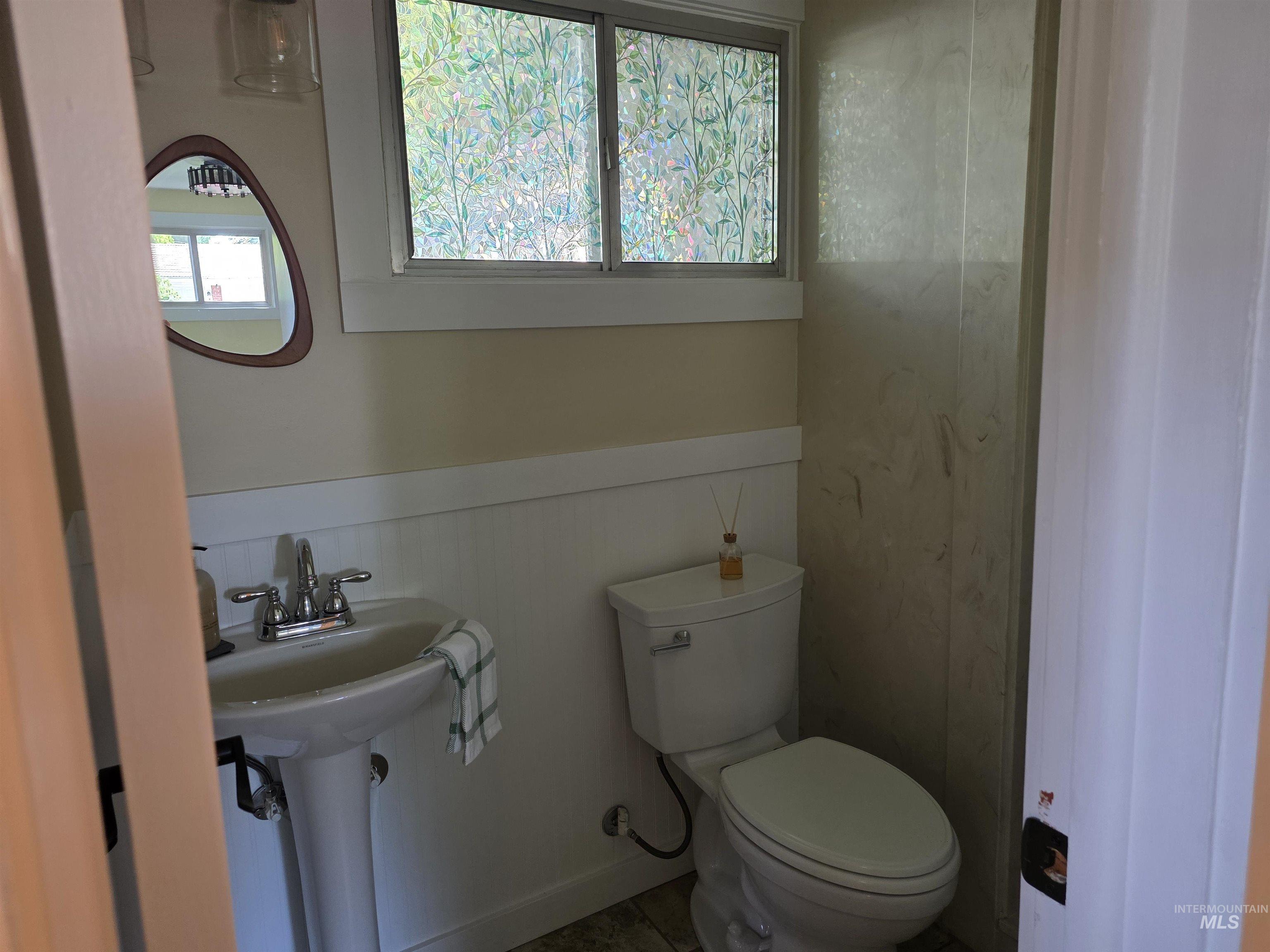 421 E Main Property Photo 15