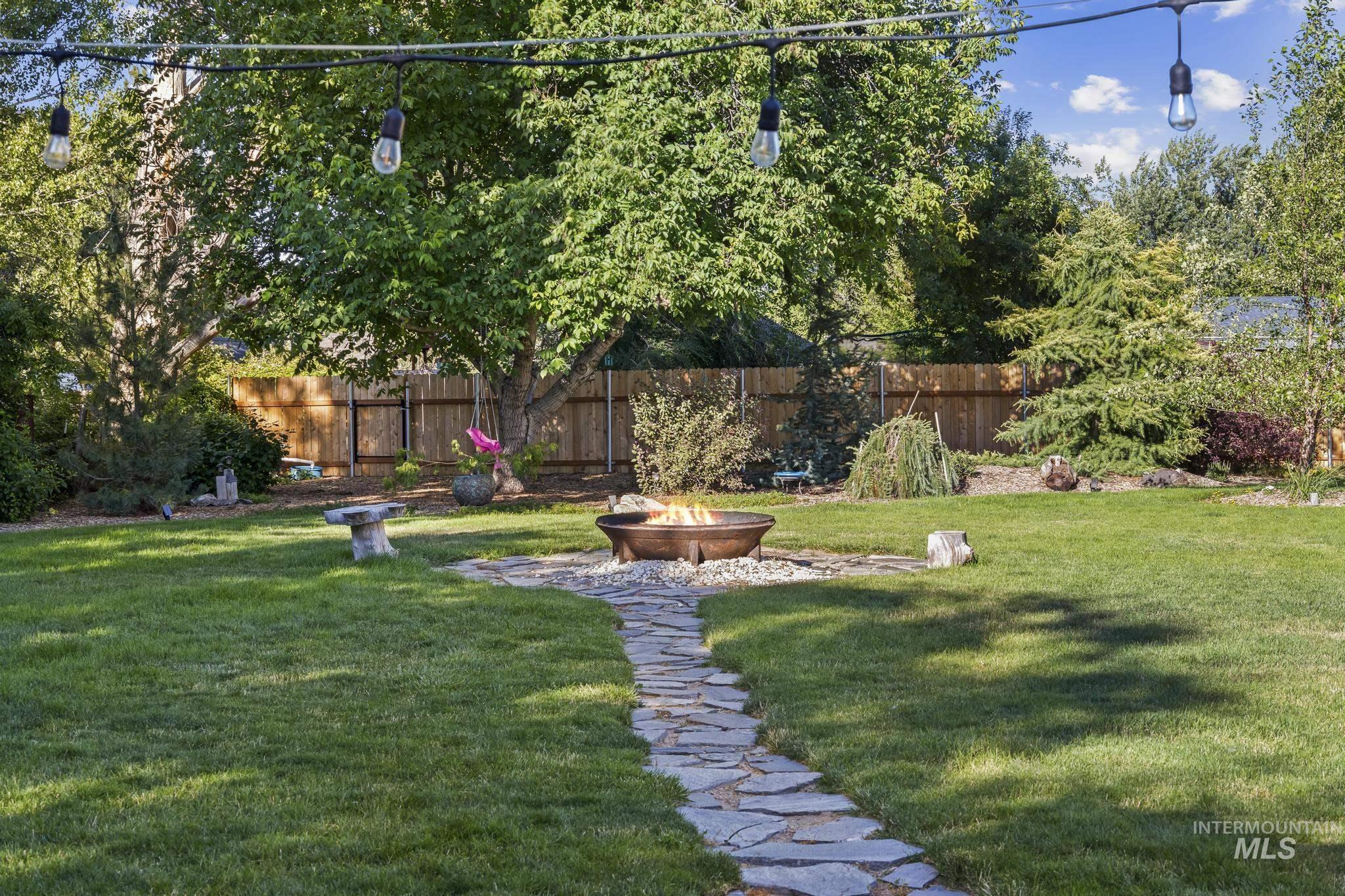 6646 S Ruddsdale Ave Property Photo 2