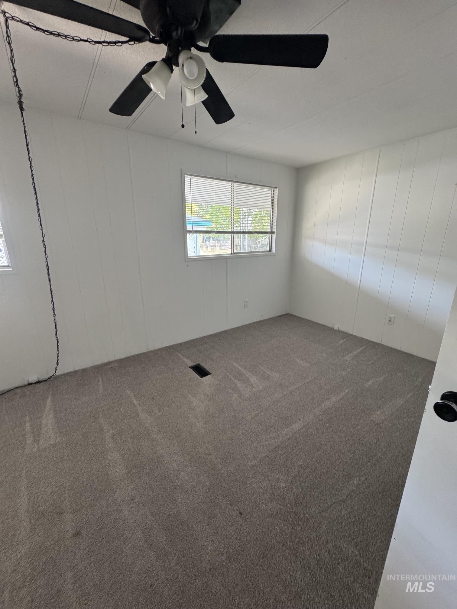 10621 W Abram Ln Property Photo 3