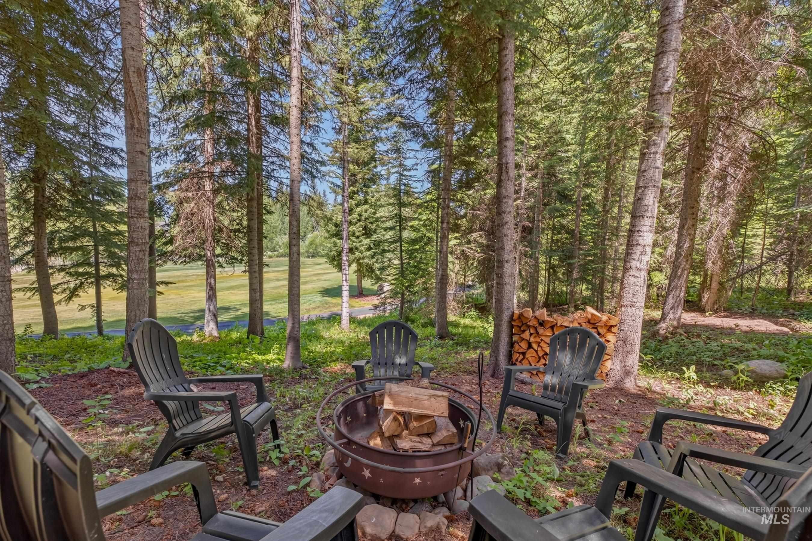 1029 Fireweed Drive Property Photo 1