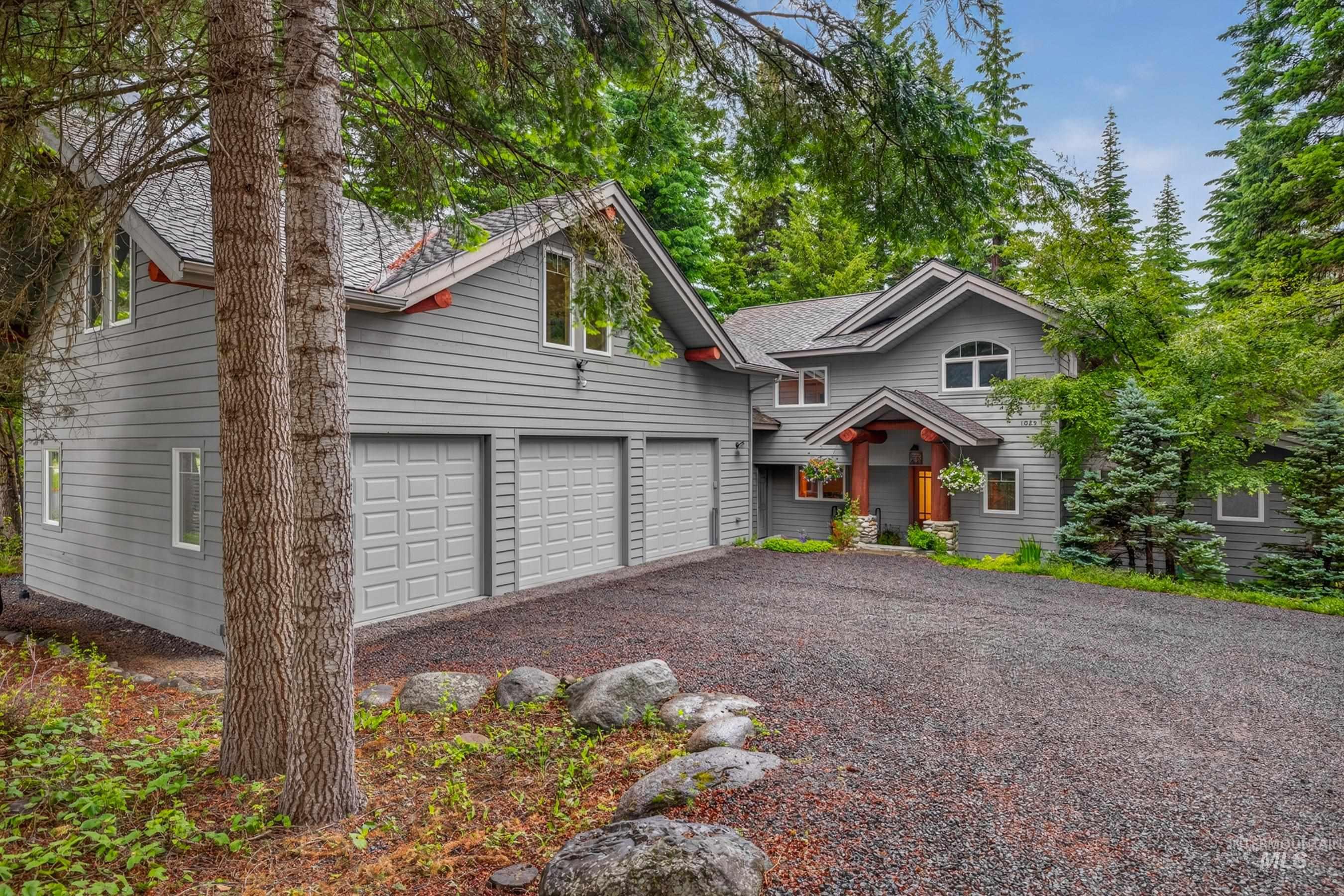 1029 Fireweed Drive Property Photo 3