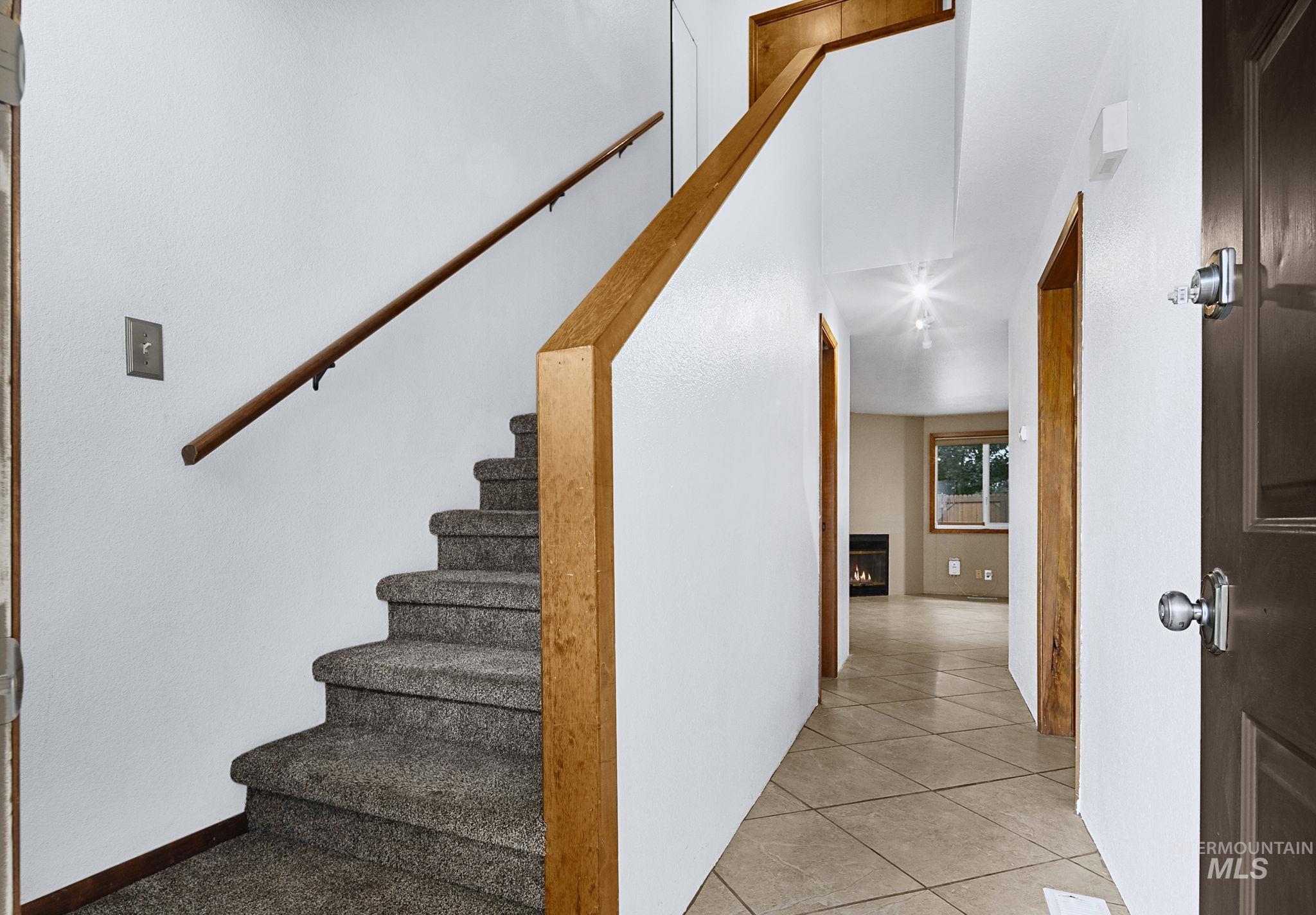 6855 W Irving Ln Property Photo 4