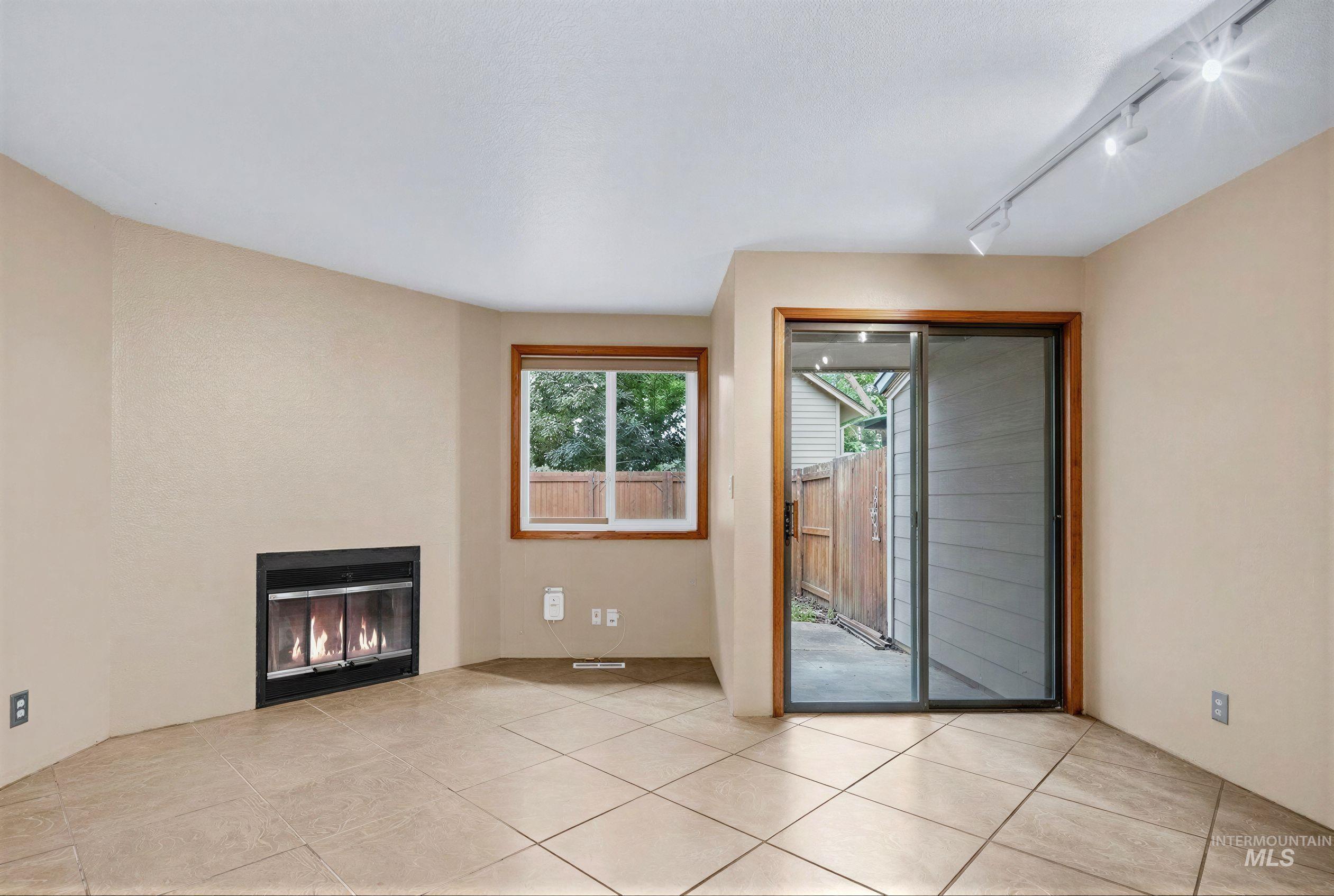 6855 W Irving Ln Property Photo 12