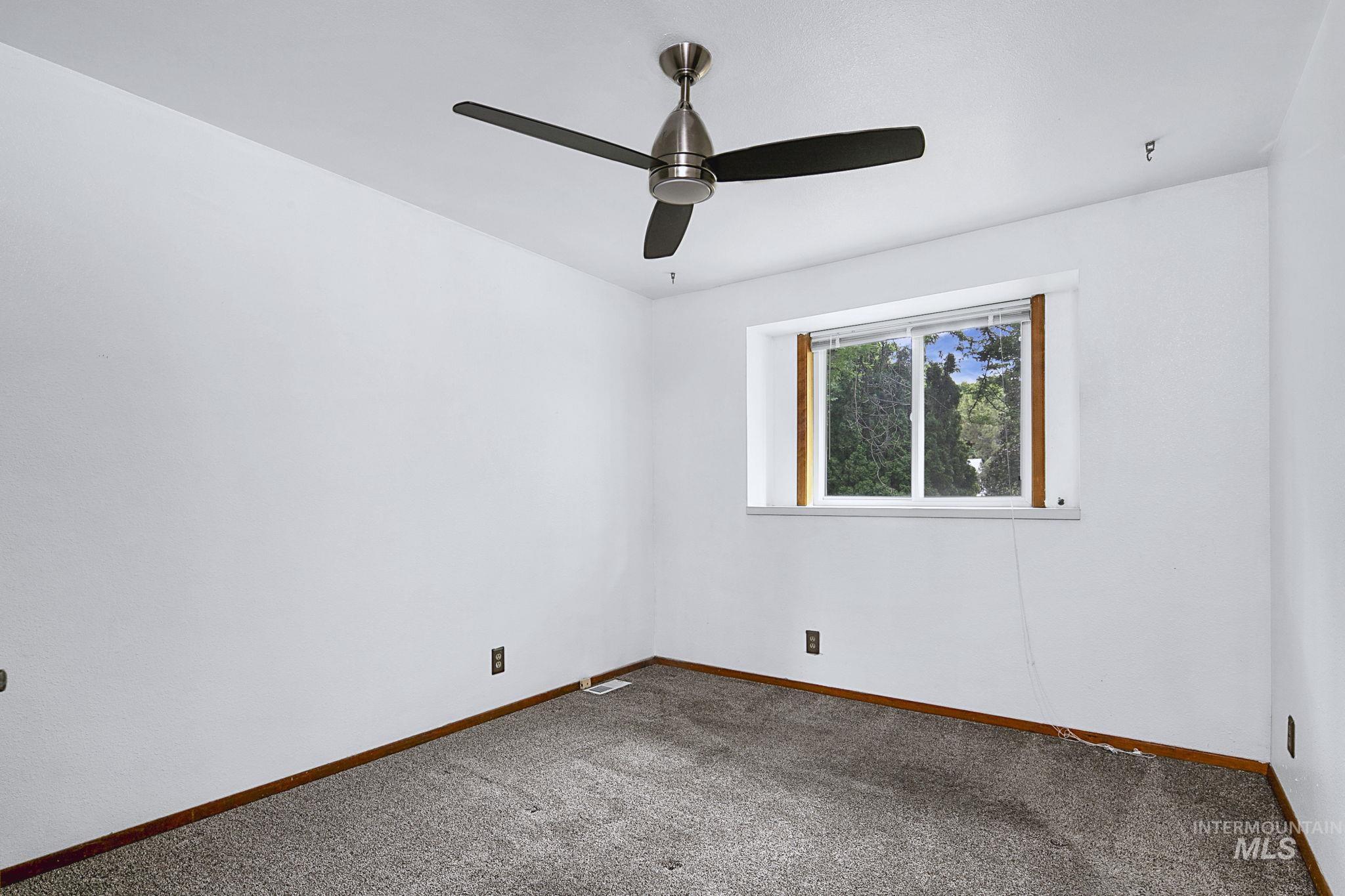 6855 W Irving Ln Property Photo 17