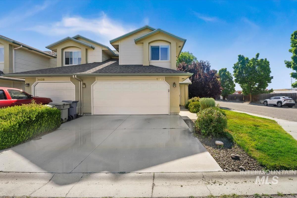 1422 W Wright