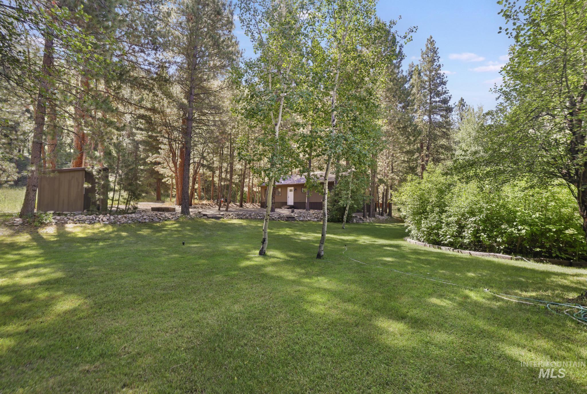 2071 N Pine Featherville Rd