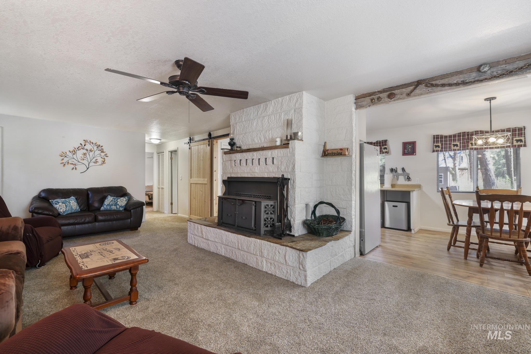 2071 N Pine Featherville Rd Property Photo 6