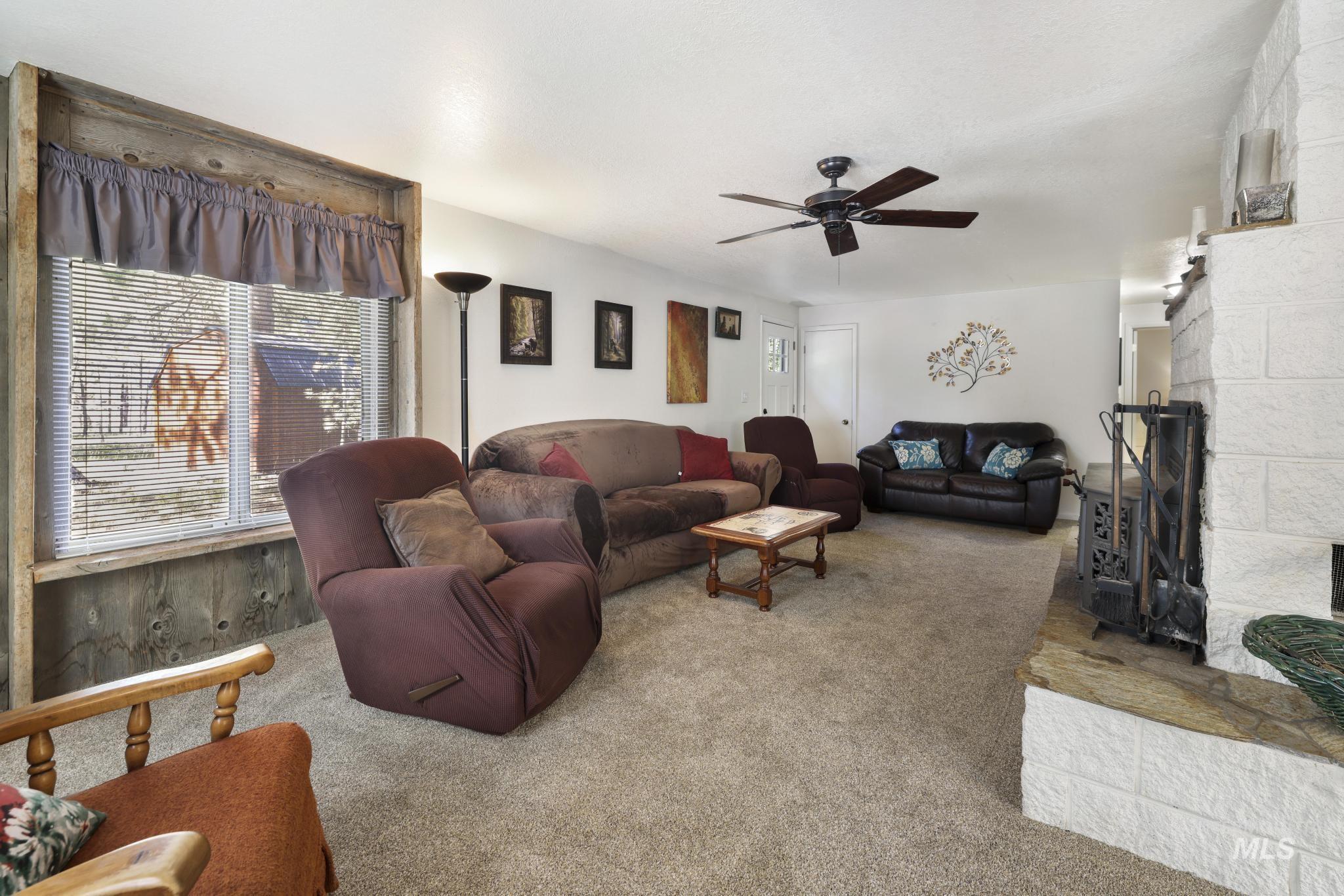 2071 N Pine Featherville Rd Property Photo 7