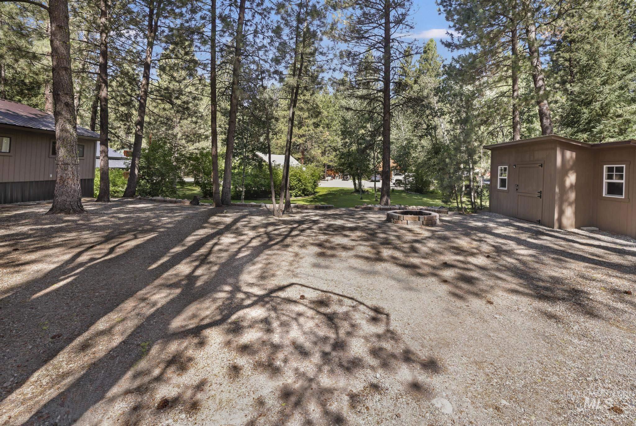 2071 N Pine Featherville Rd Property Photo 18