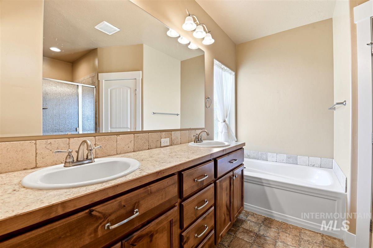 12876 S Salorgne Way Property Photo 20