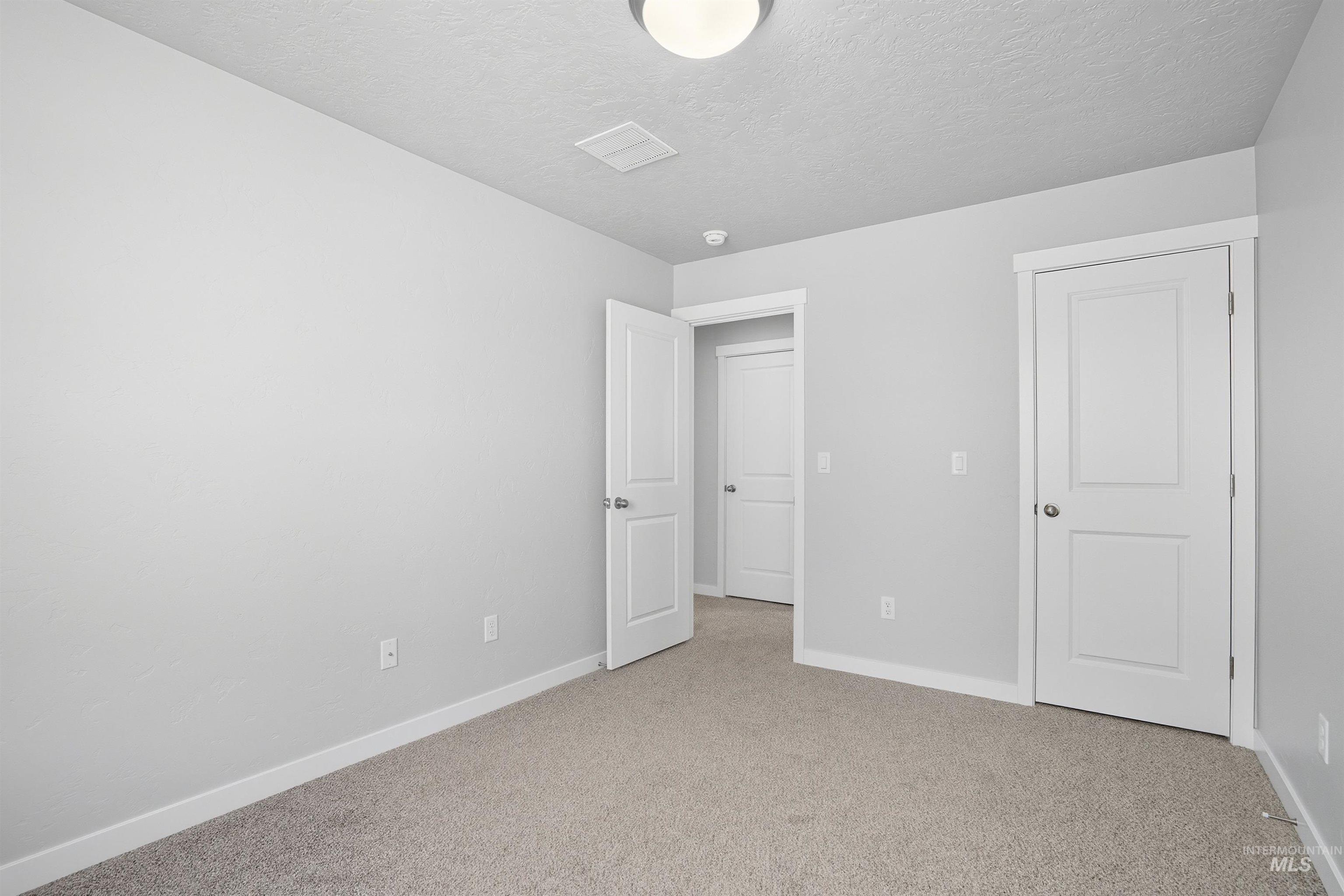 208 W Willow Dale Dr. Property Photo 23