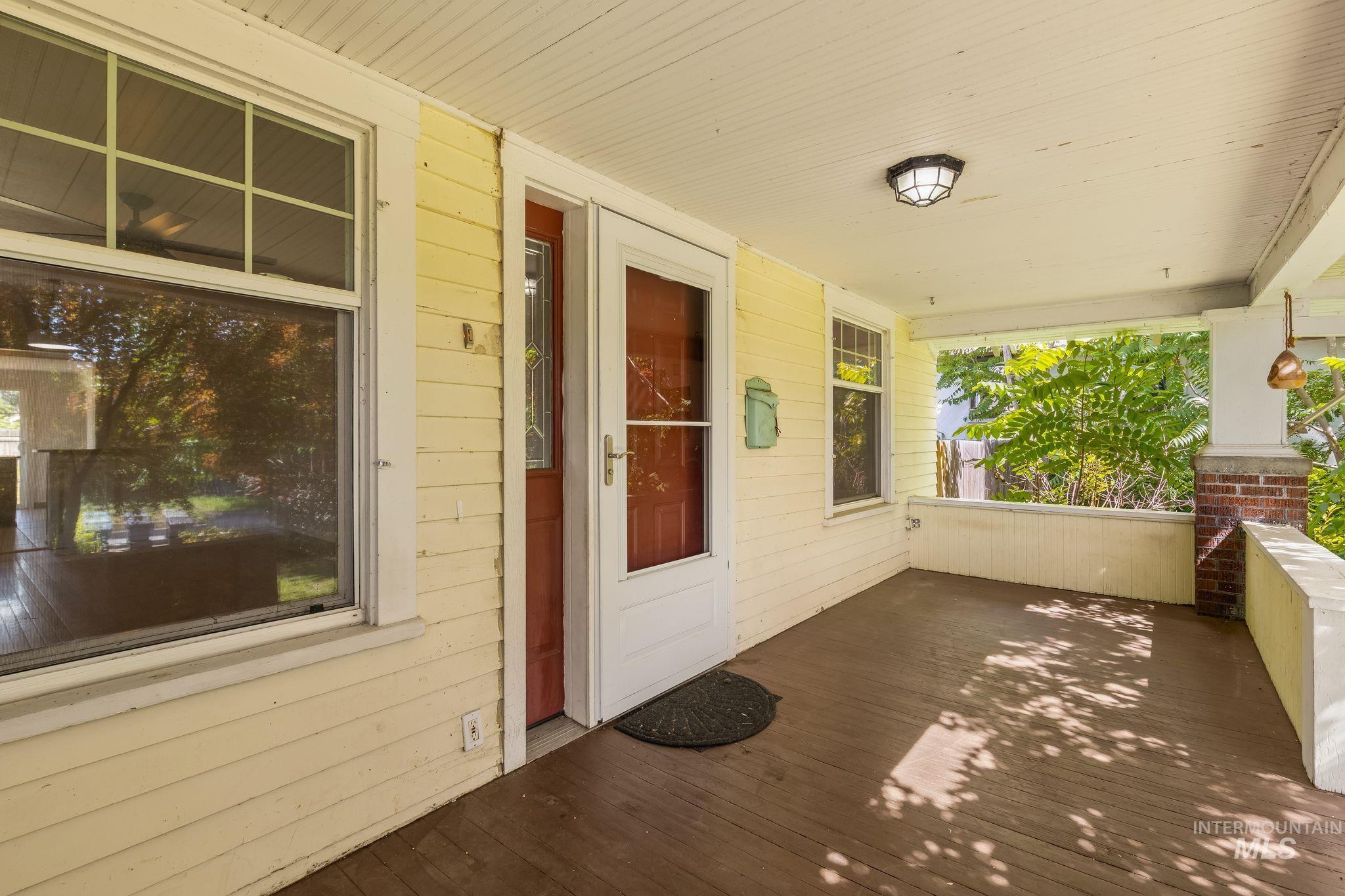 928 3rd Street Property Photo 2