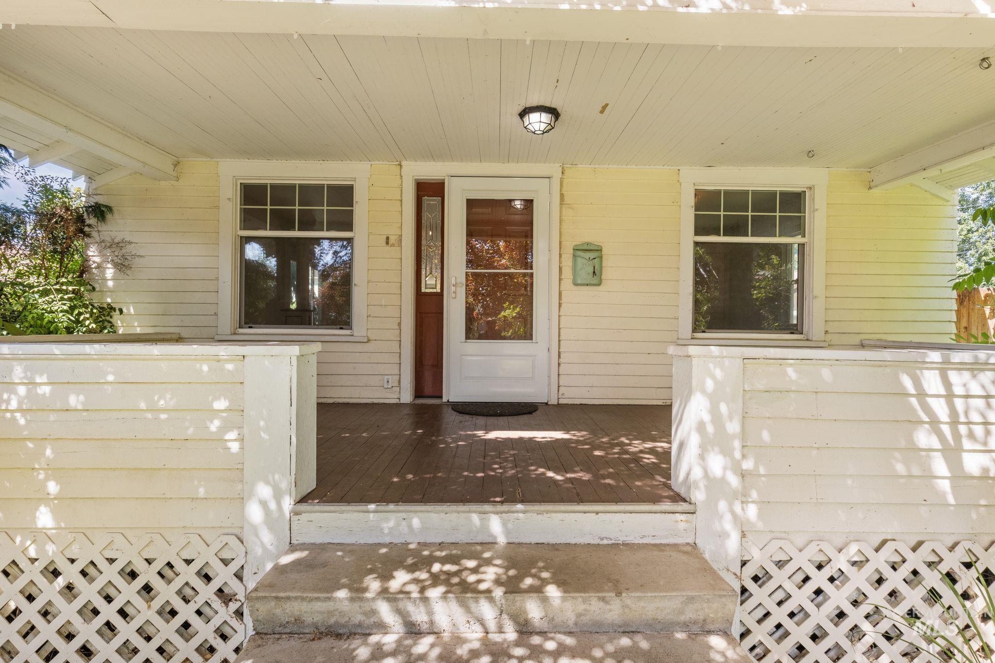928 3rd Street Property Photo 3