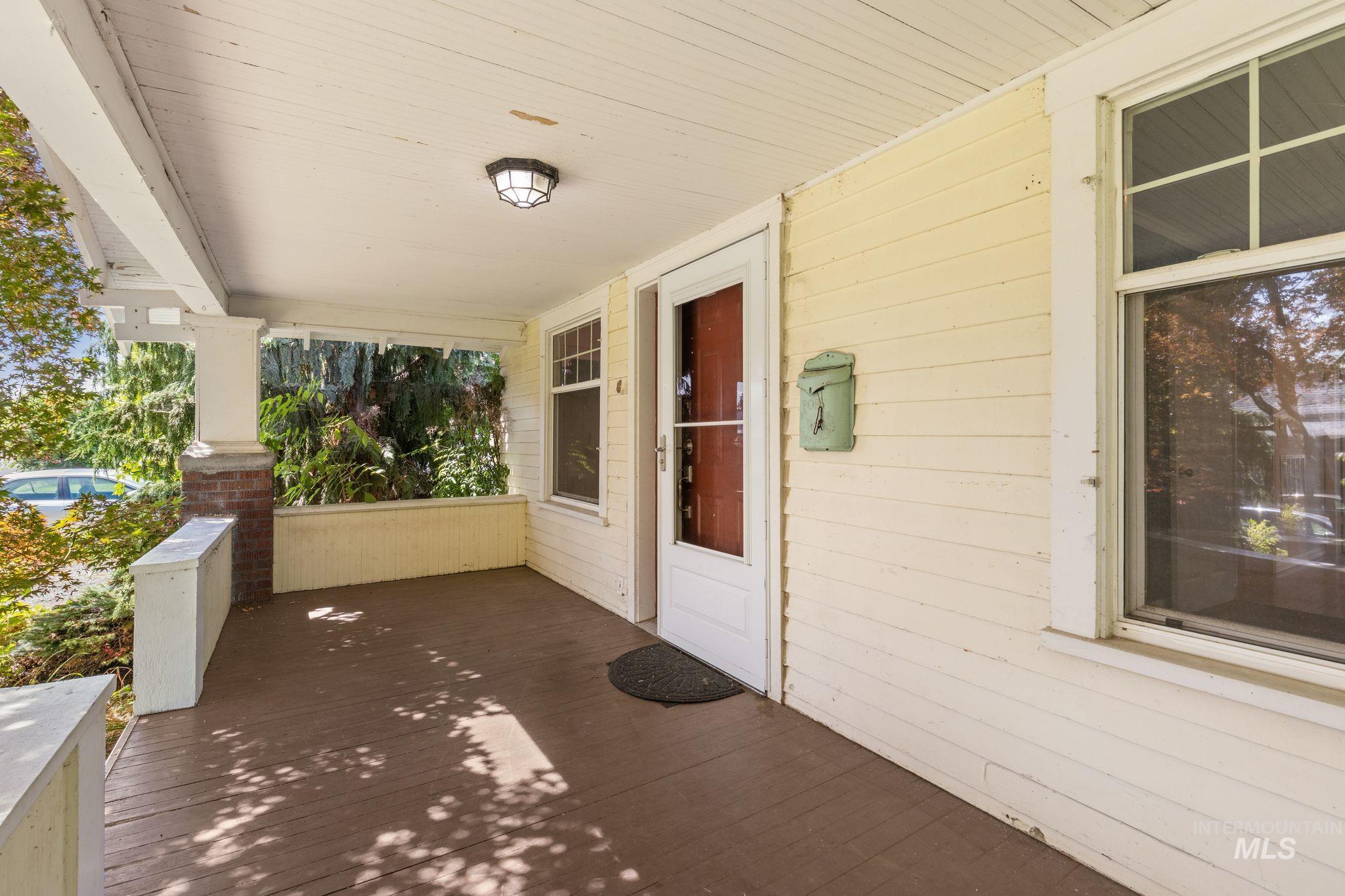 928 3rd Street Property Photo 4