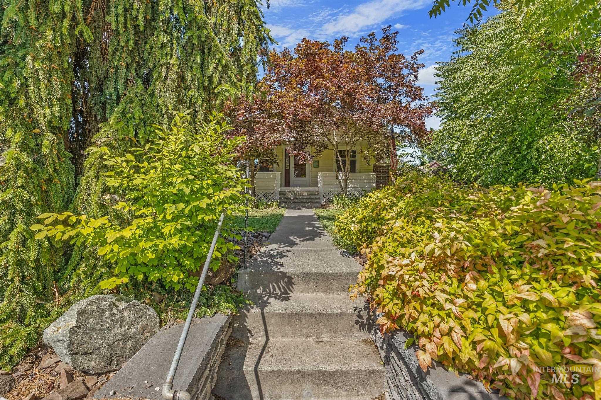 928 3rd Street Property Photo 5