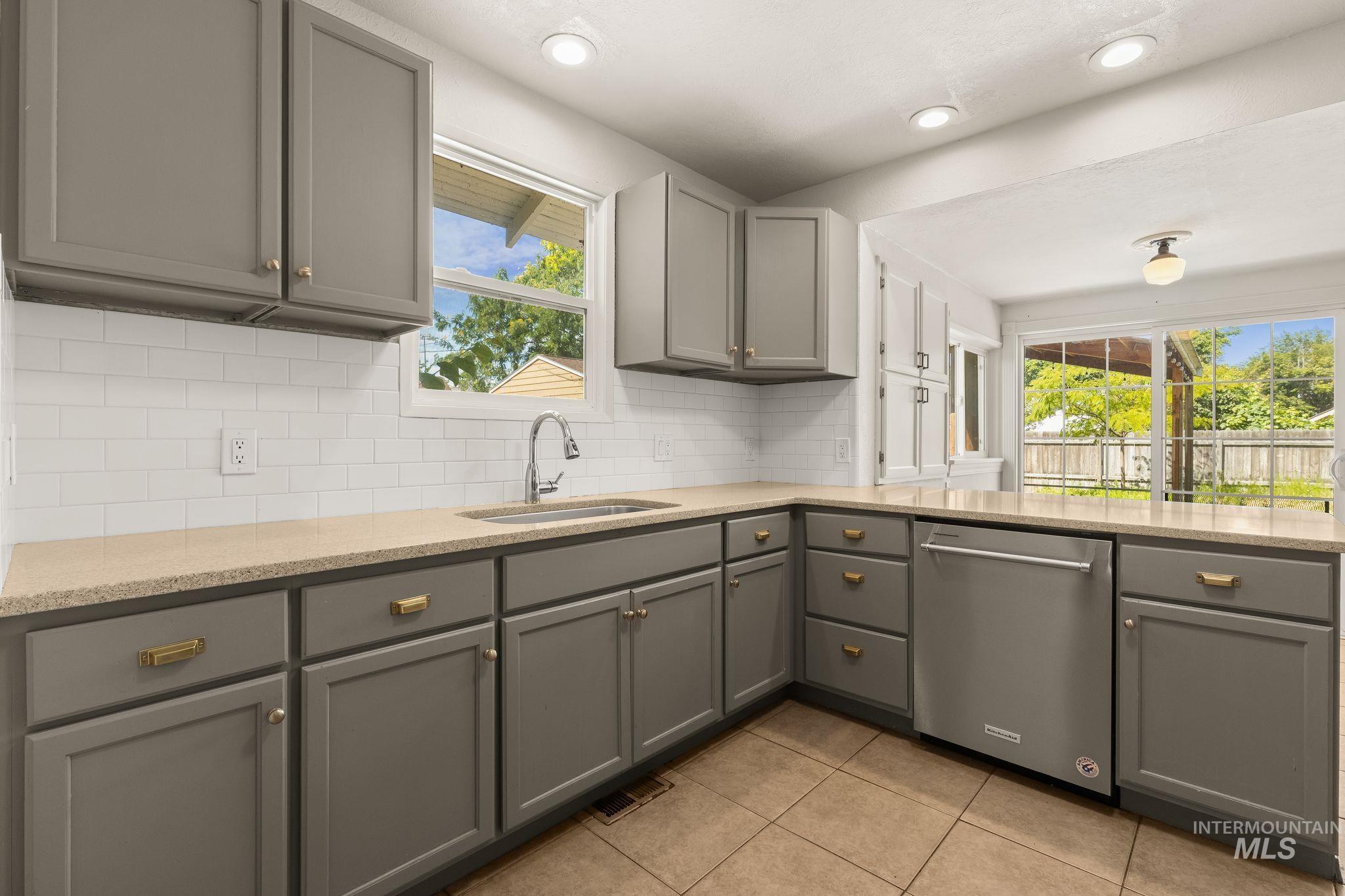 928 3rd Street Property Photo 12