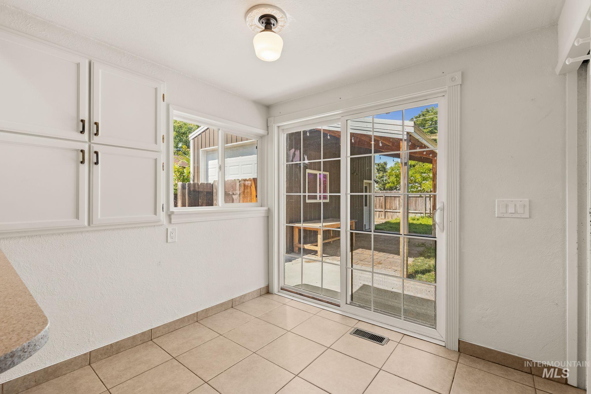 928 3rd Street Property Photo 15