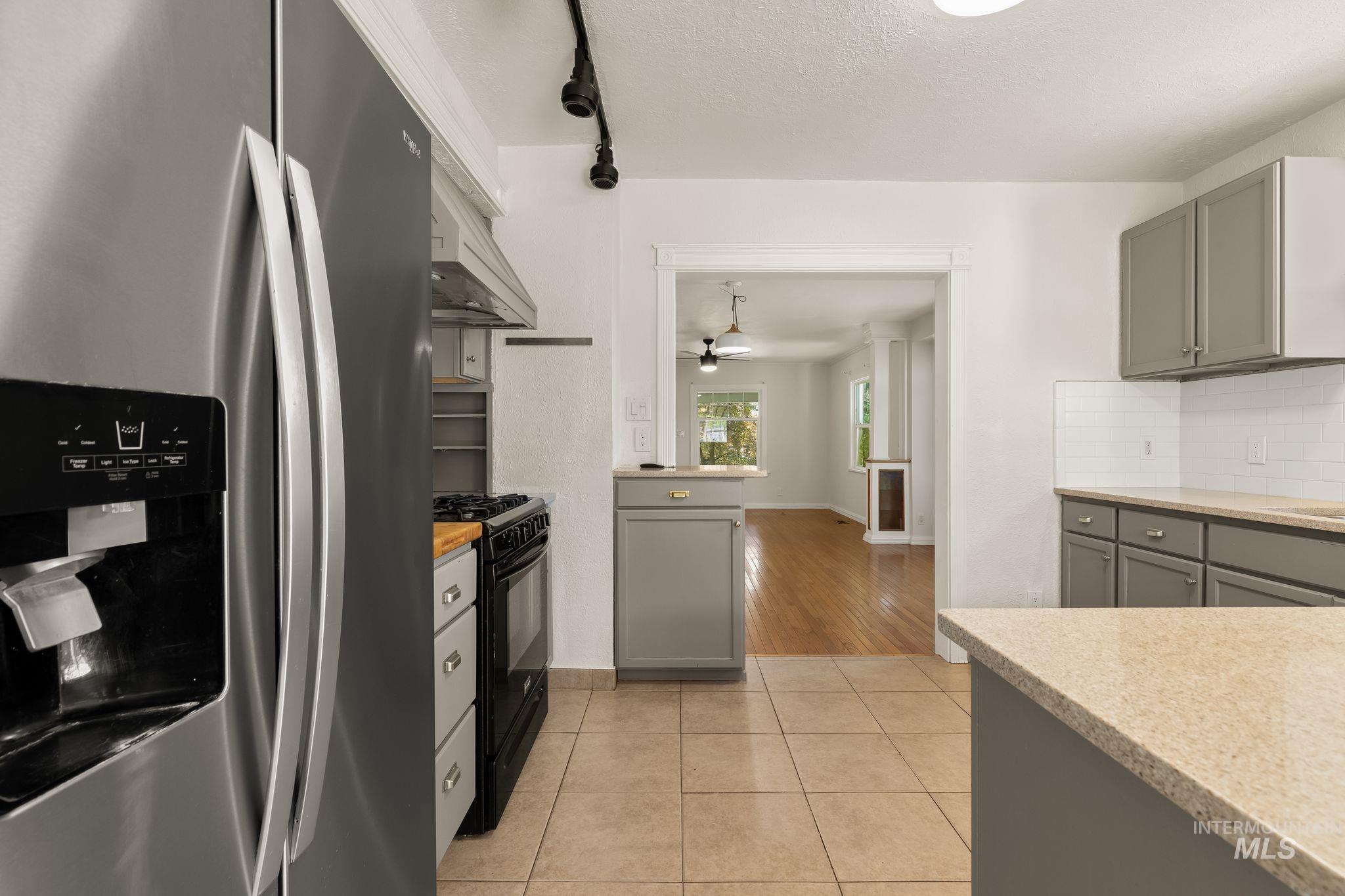928 3rd Street Property Photo 16