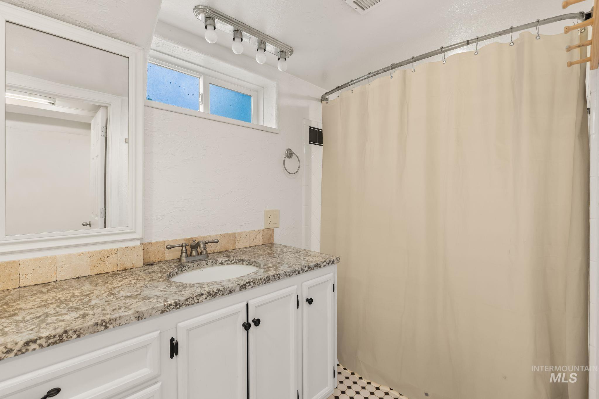 928 3rd Street Property Photo 28