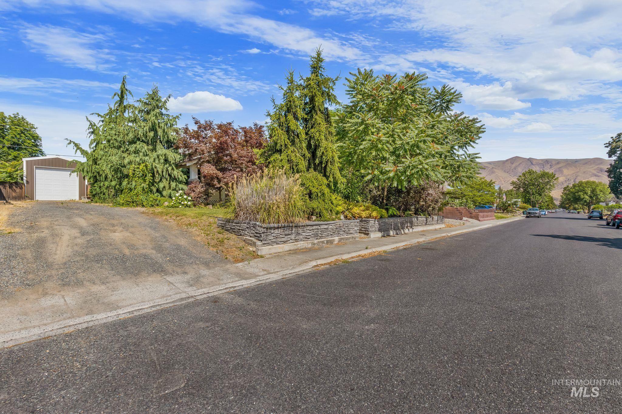 928 3rd Street Property Photo 44