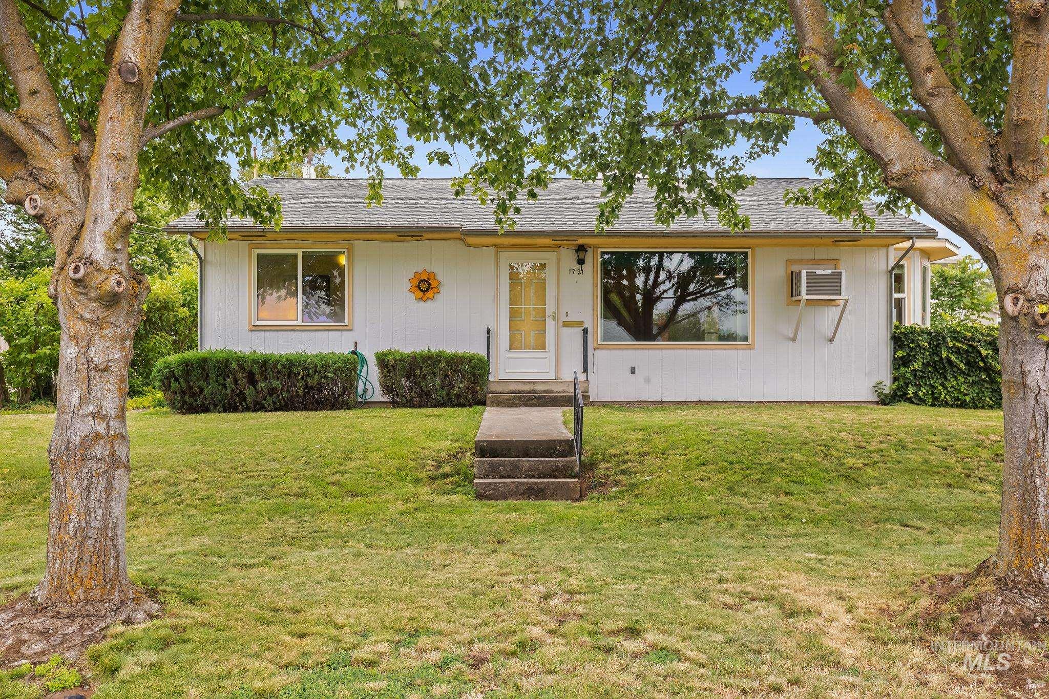 1721 3rd Street Property Photo 7